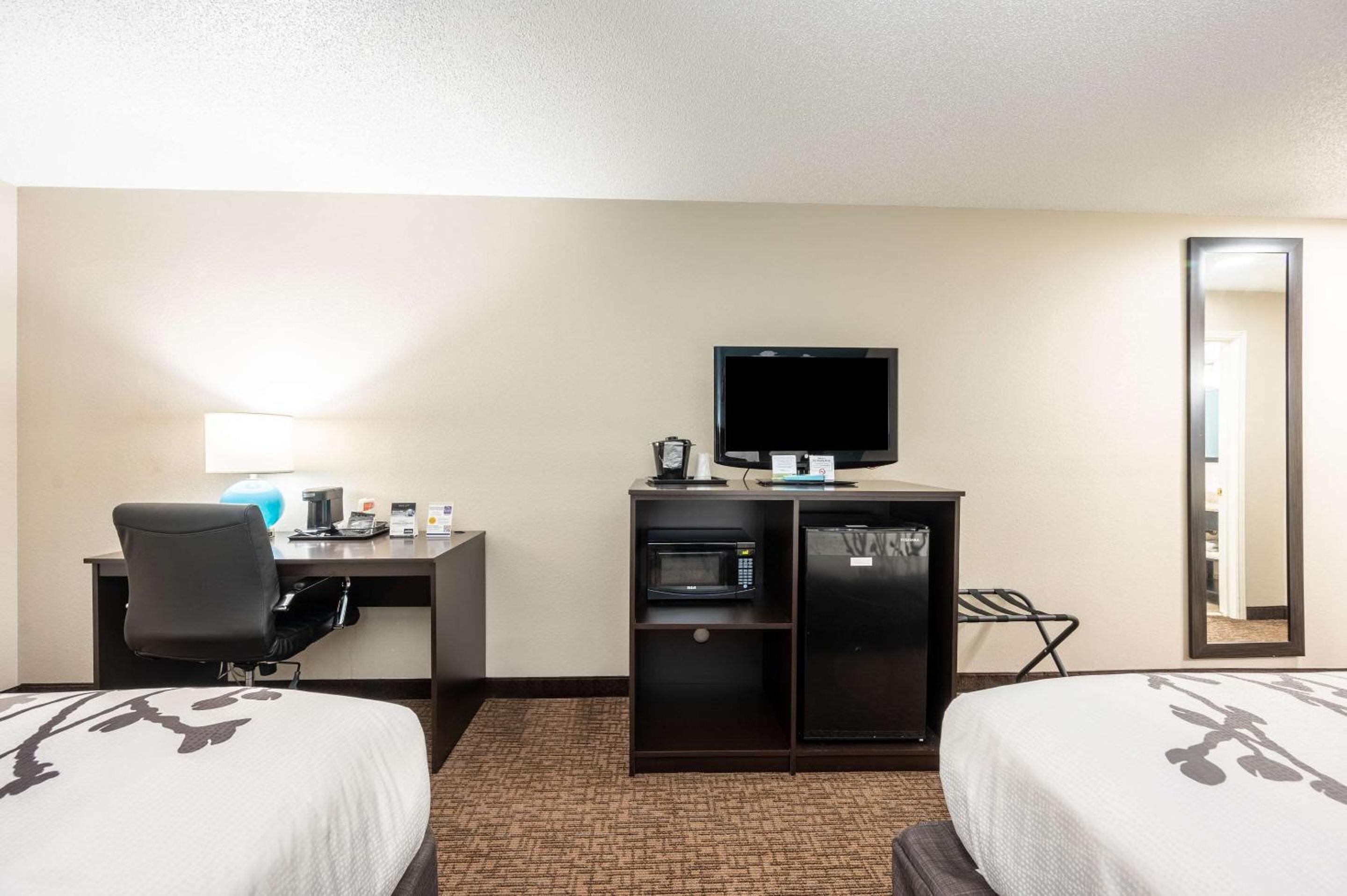 Birmingham Vacations - Sleep Inn  Suites - Property Image 2