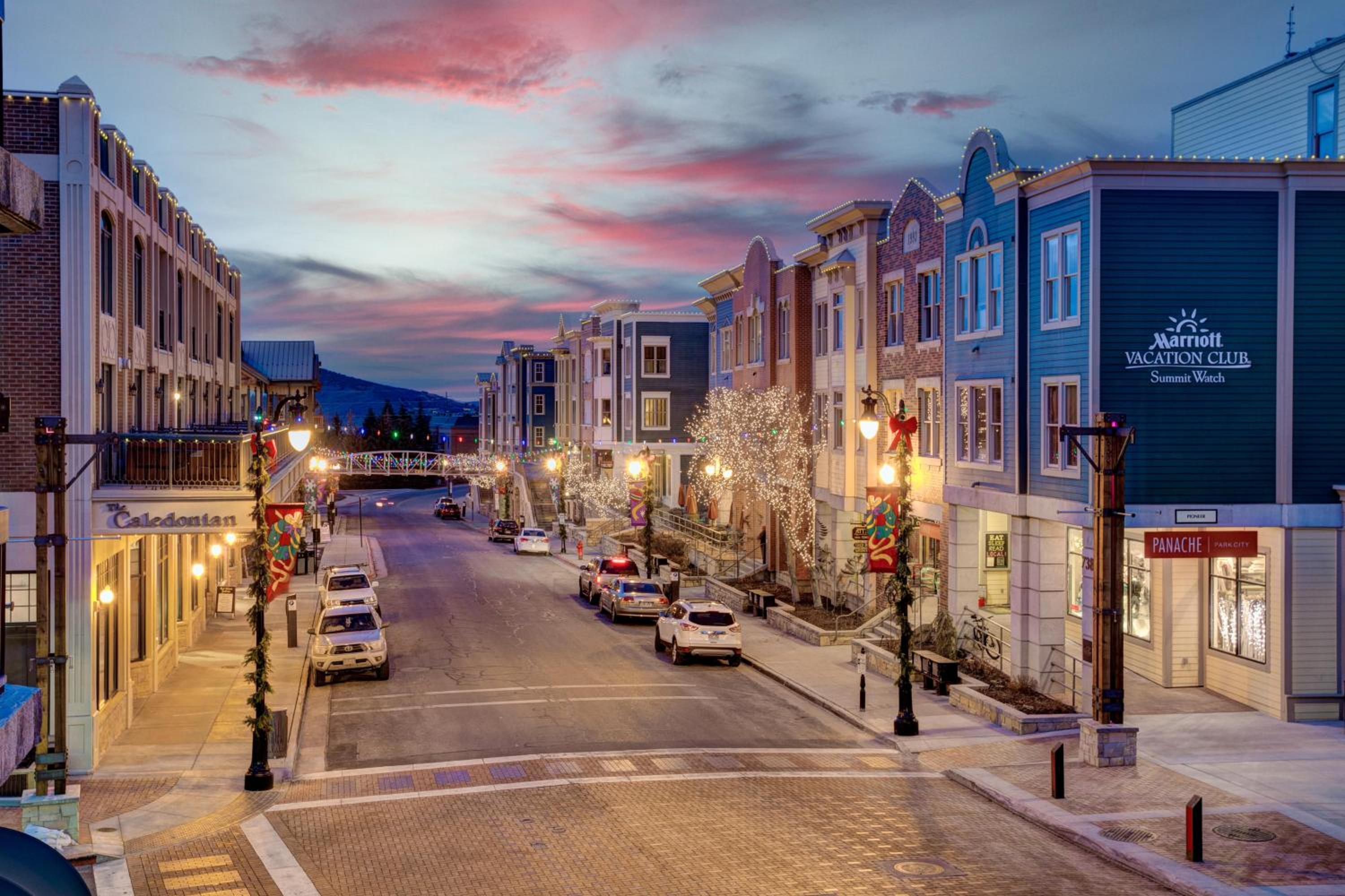 Town Lift 2C on Main Street view 4