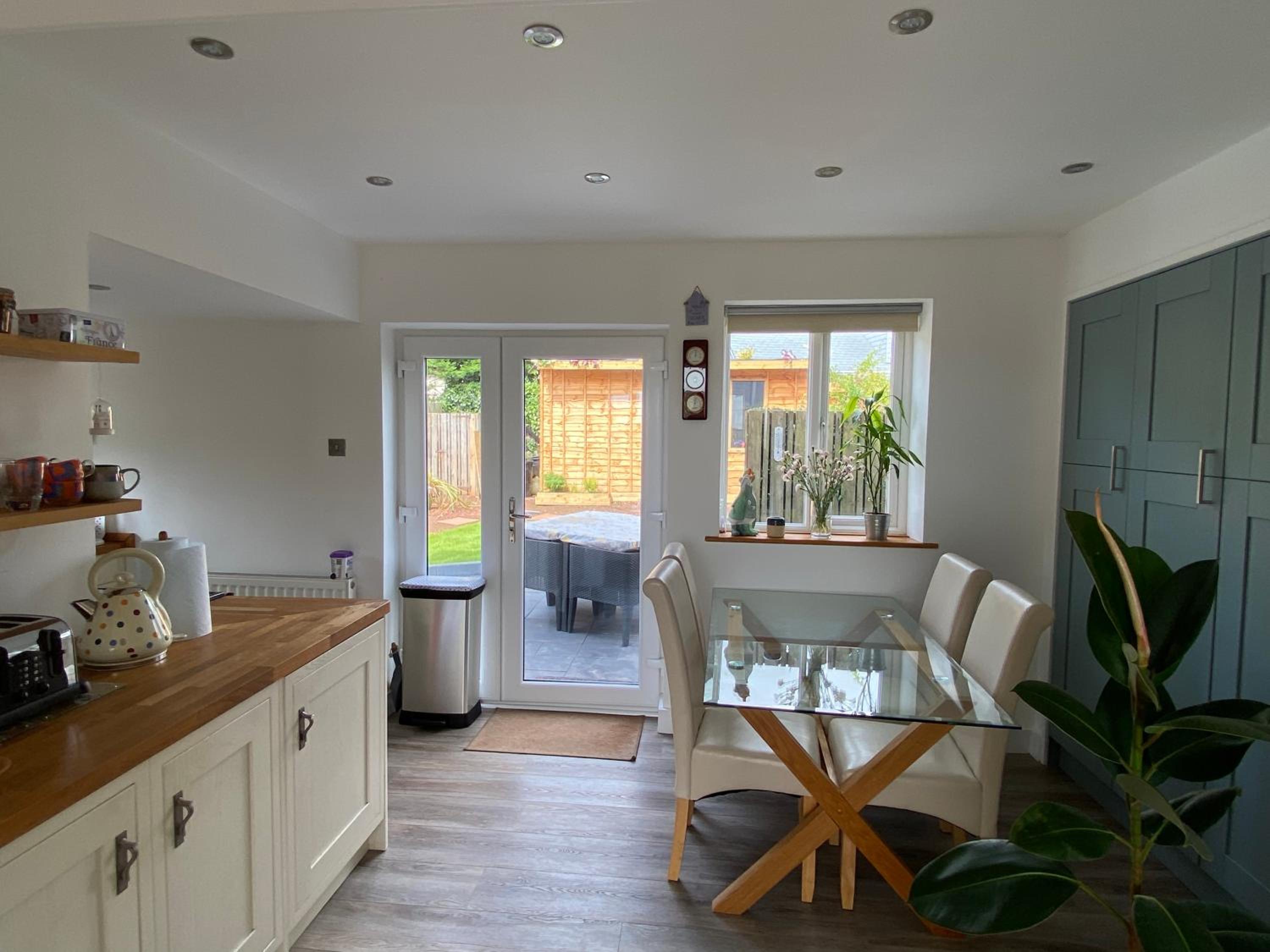 Cosy double room in a seaside cottage view 5
