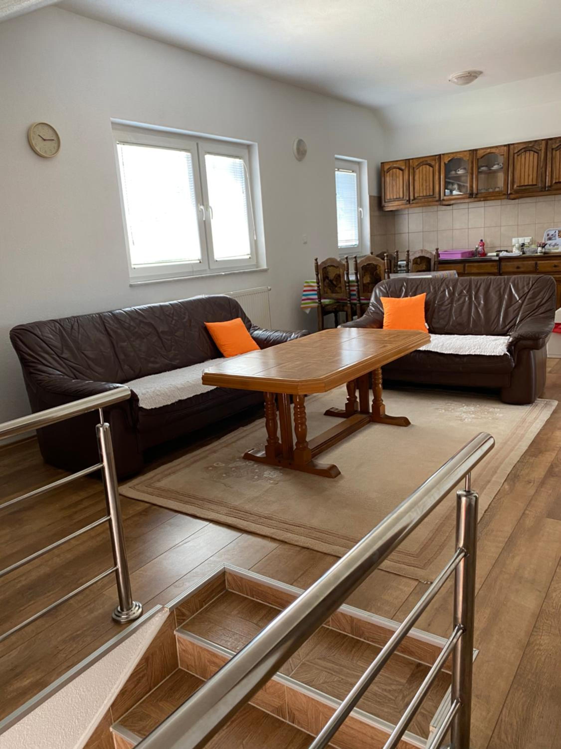 BIG Apartment 3 Bedrooms view 3