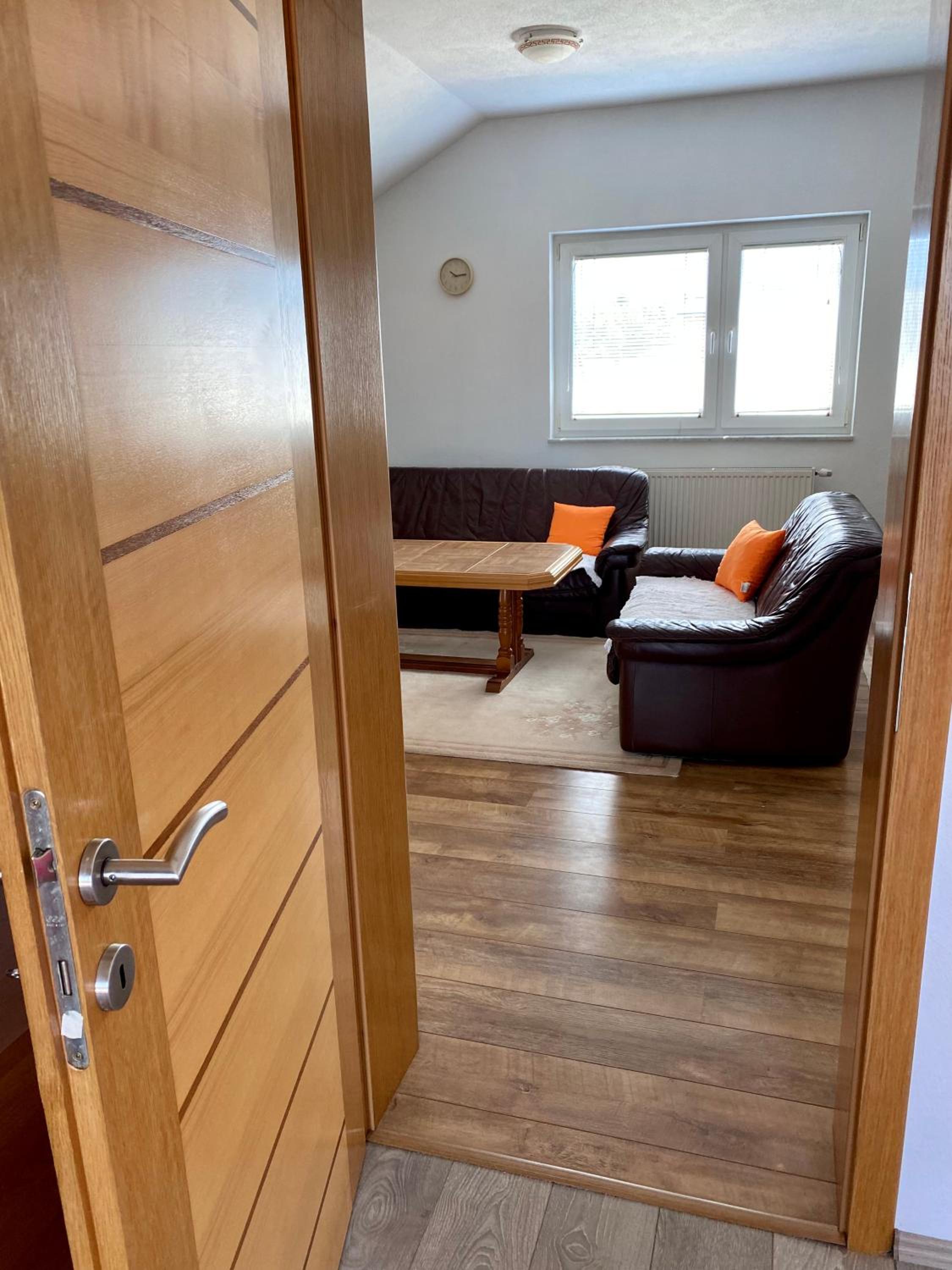 BIG Apartment 3 Bedrooms view 2