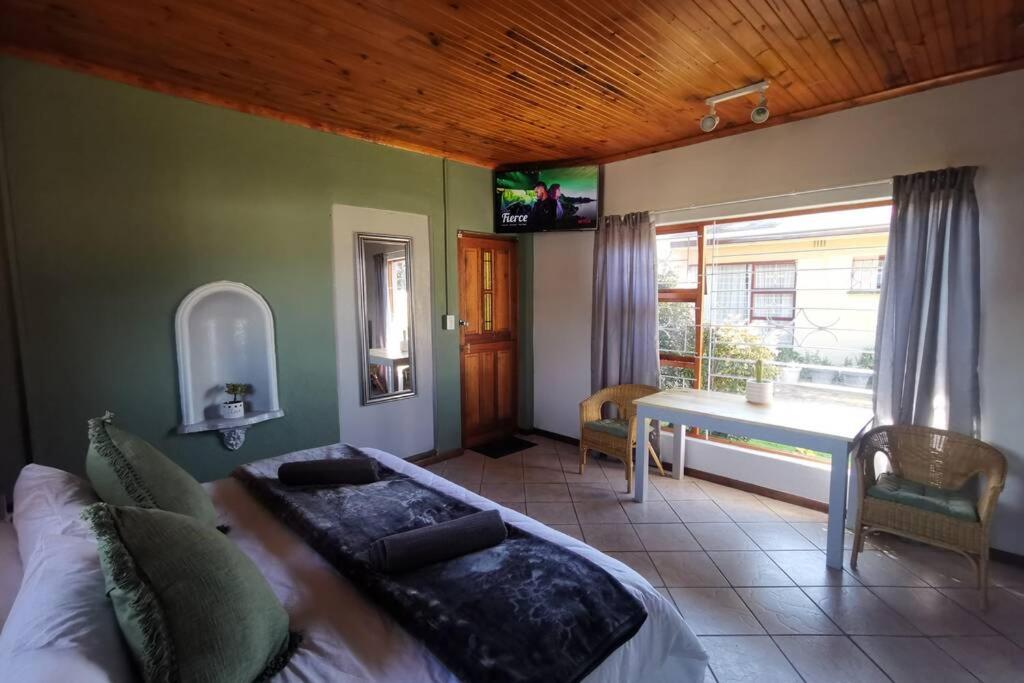 Guest room at Cozy, peaceful garden cottage, Cape Town