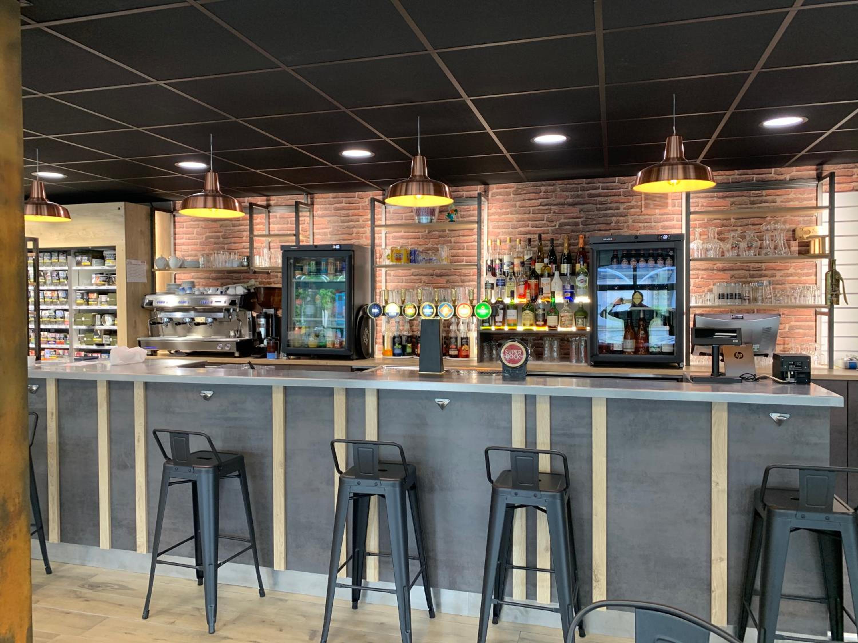 bar