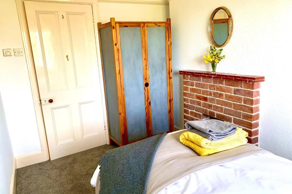 Yelverton Vacations - Hectors House comfortable 4 bed house in mature gardens - Property Image 35