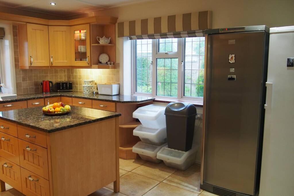 Yelverton Vacations - Hectors House comfortable 4 bed house in mature gardens - Property Image 37