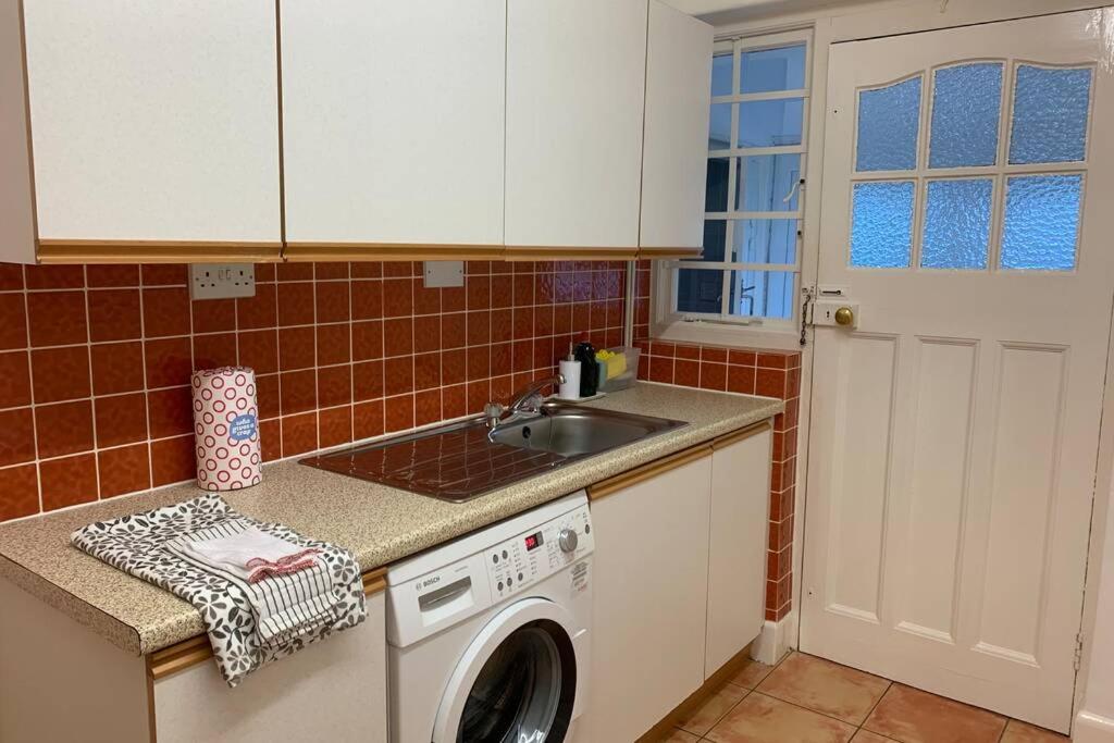 Yelverton Vacations - Hectors House comfortable 4 bed house in mature gardens - Property Image 48