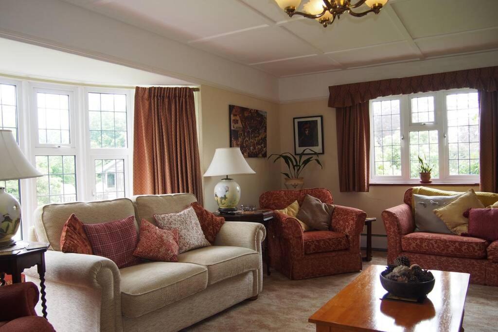 Yelverton Vacations - Hectors House comfortable 4 bed house in mature gardens - Property Image 3