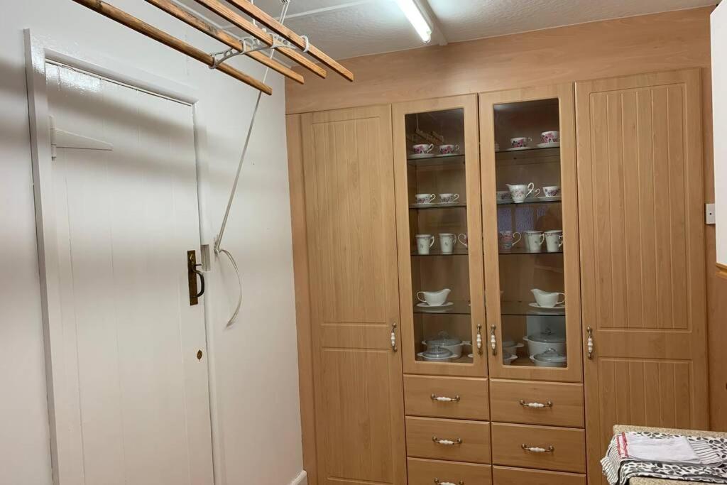 Yelverton Vacations - Hectors House comfortable 4 bed house in mature gardens - Property Image 7