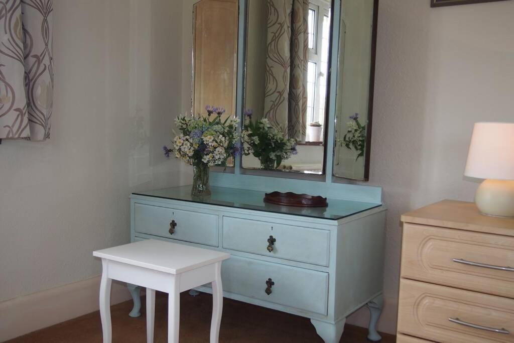 Yelverton Vacations - Hectors House comfortable 4 bed house in mature gardens - Property Image 20