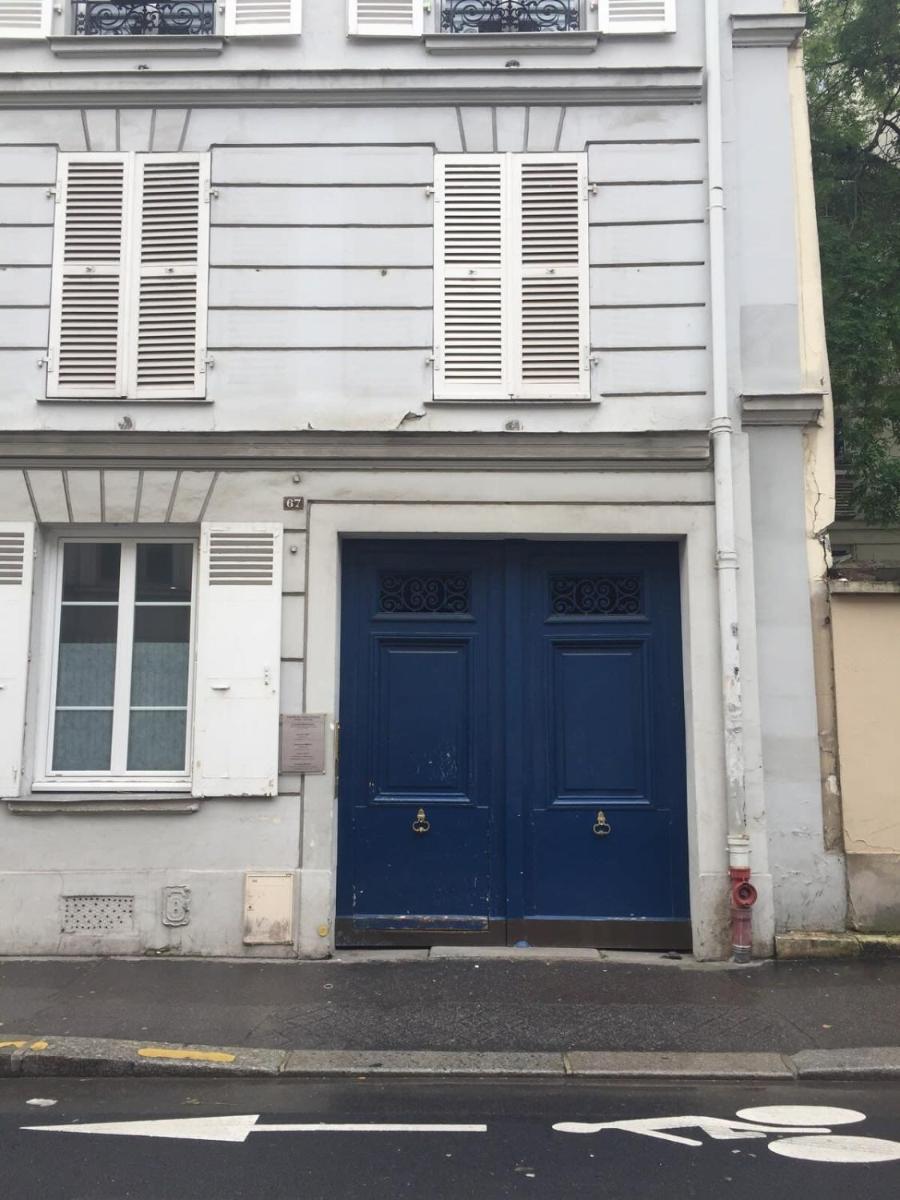 Beautiful 1 Bedroom Home In Paris