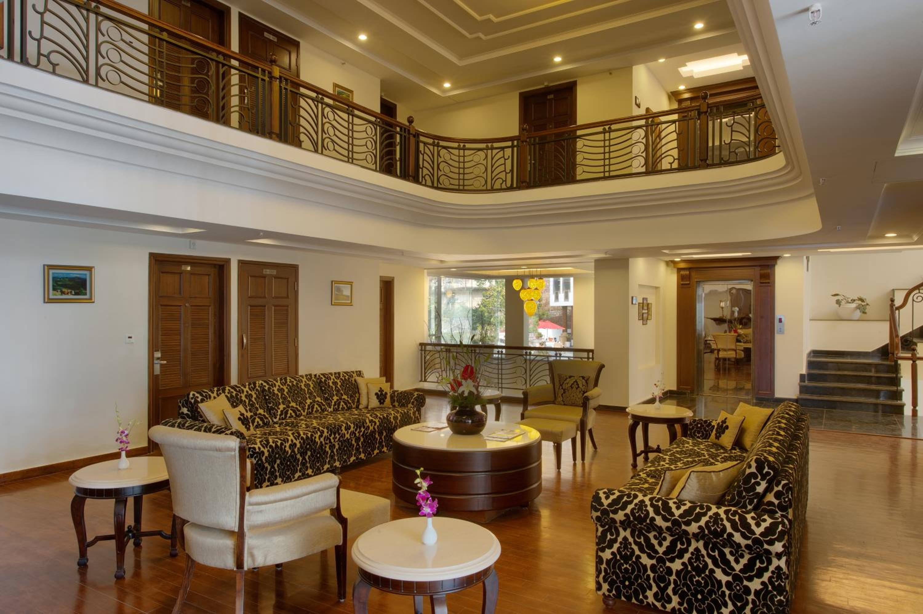 Lobby & Reception
