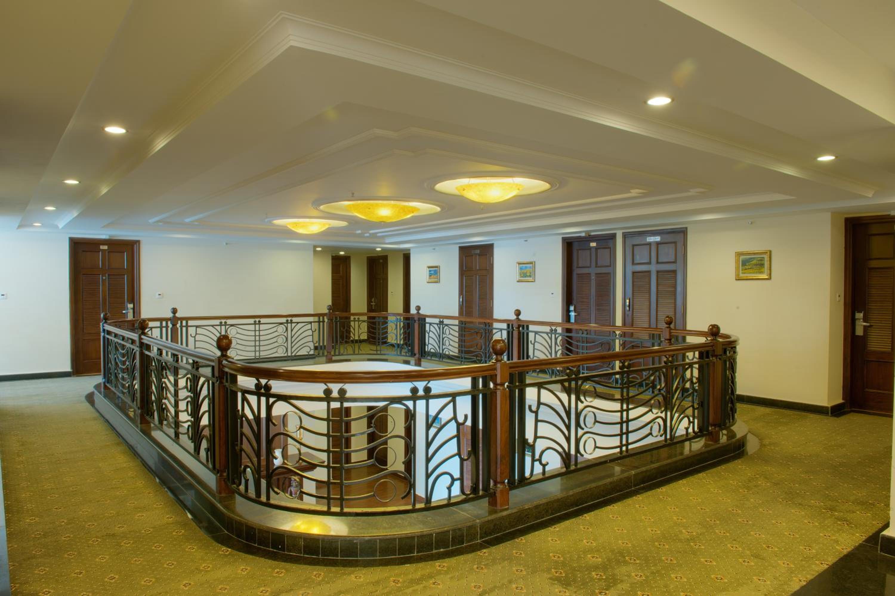 Lobby & Reception