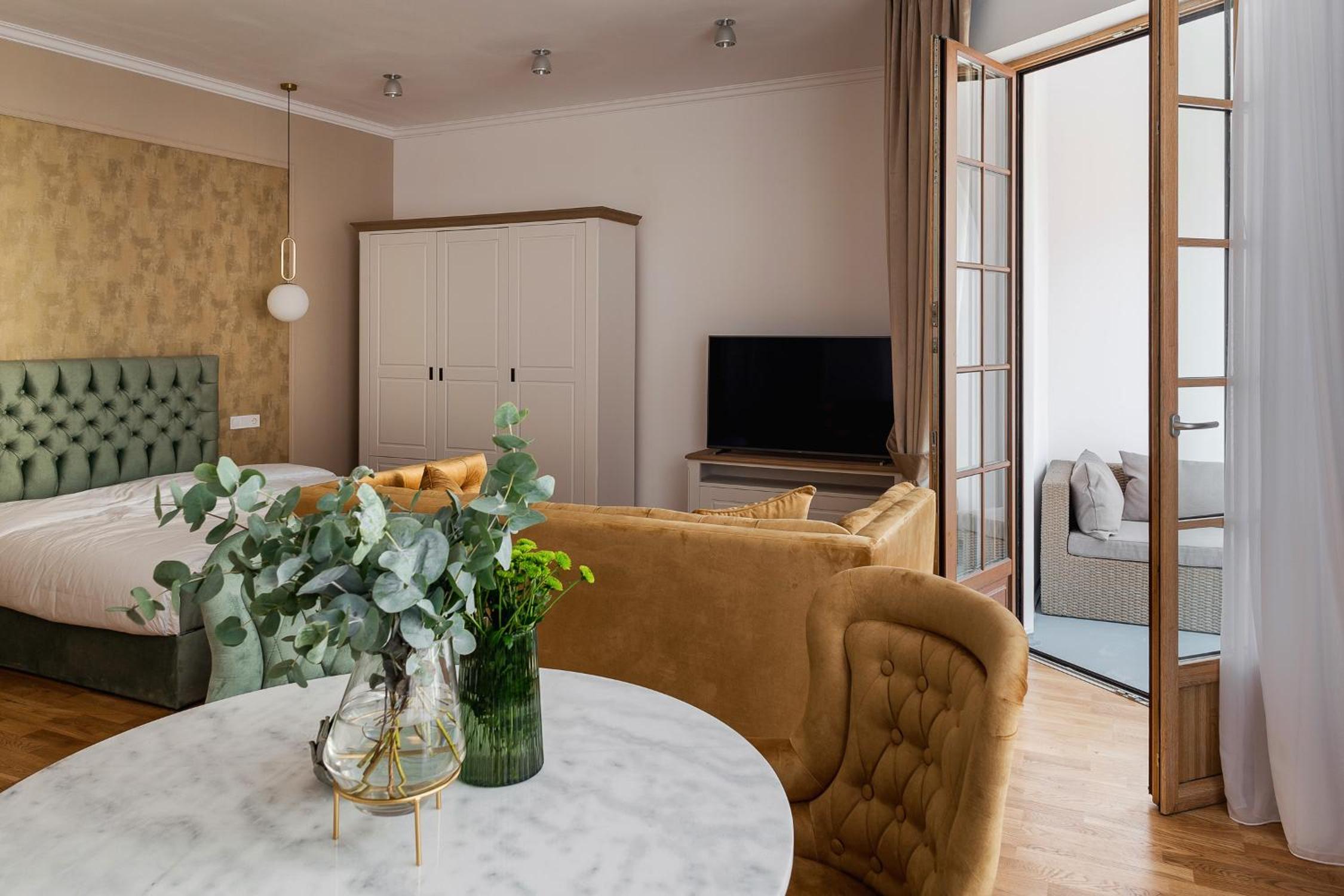pedestrian street in city center for comfortable and beautiful stay with all comodities within walking distance view 3