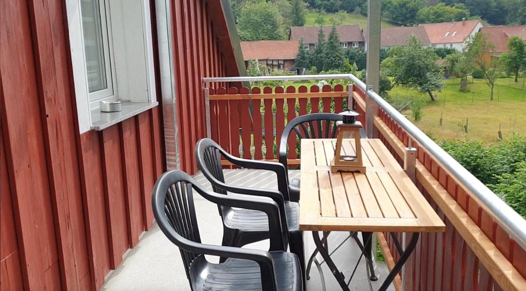 FeWo mit Balkon direkt am Wald und Wanderweg Ruhe pur 2 OG