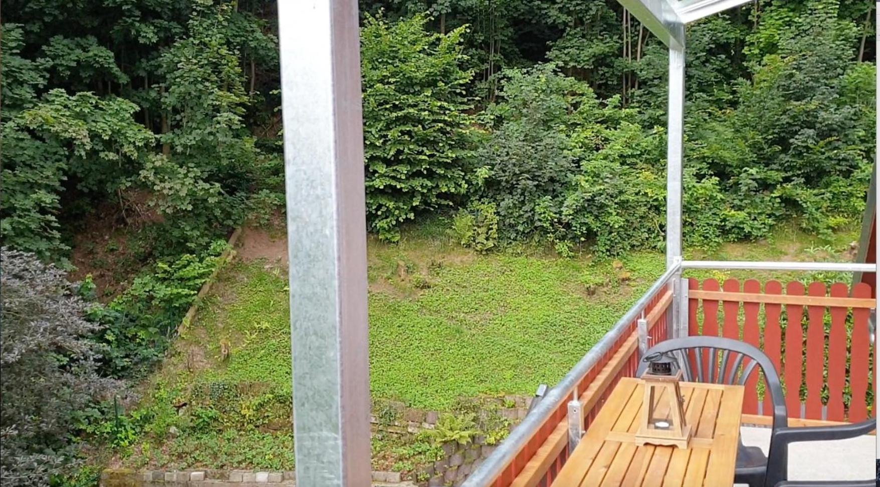 FeWo mit Balkon direkt am Wald und Wanderweg Ruhe pur 2 OG