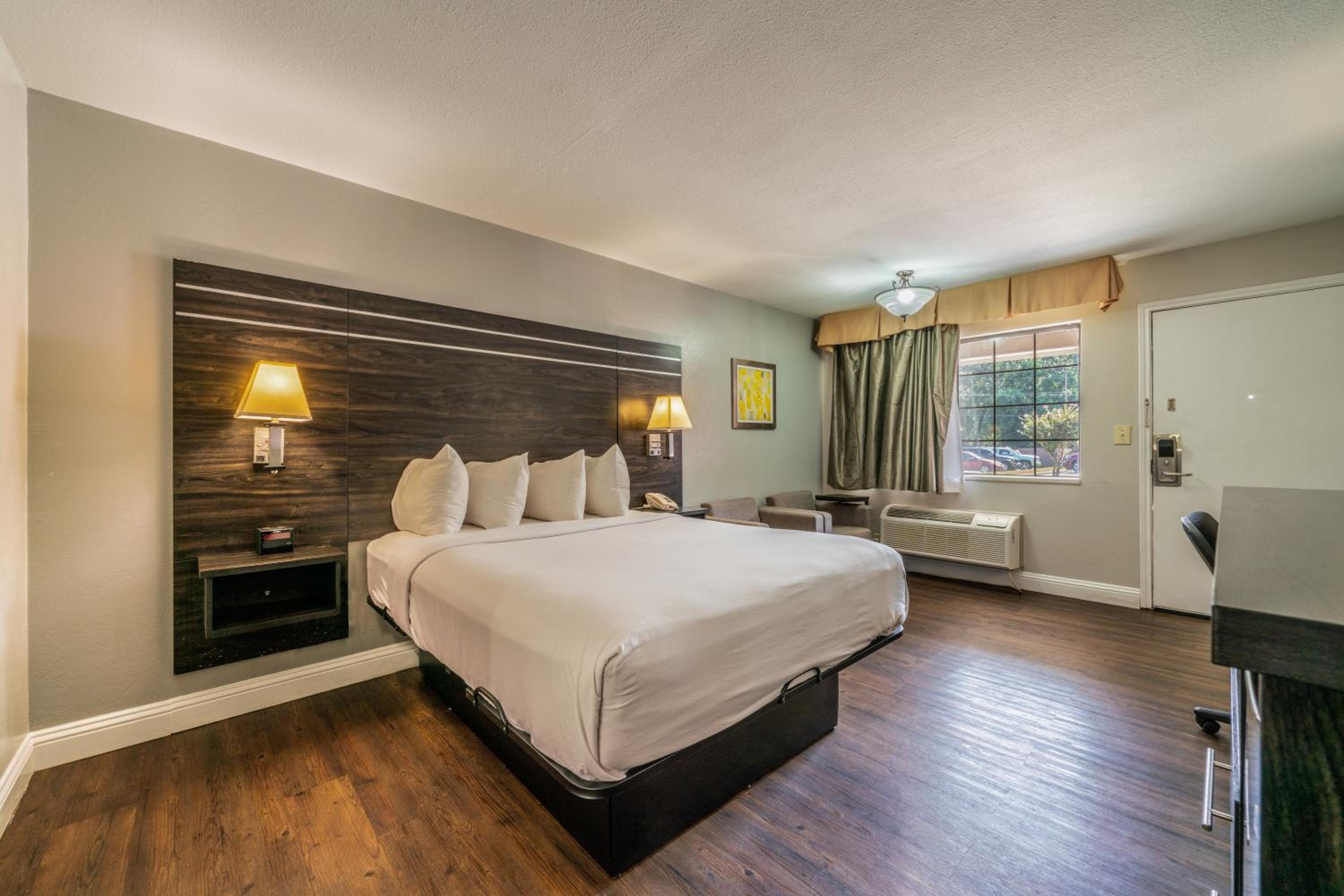 Jasper Vacations - Best Western Inn of Jasper - Property Image 1