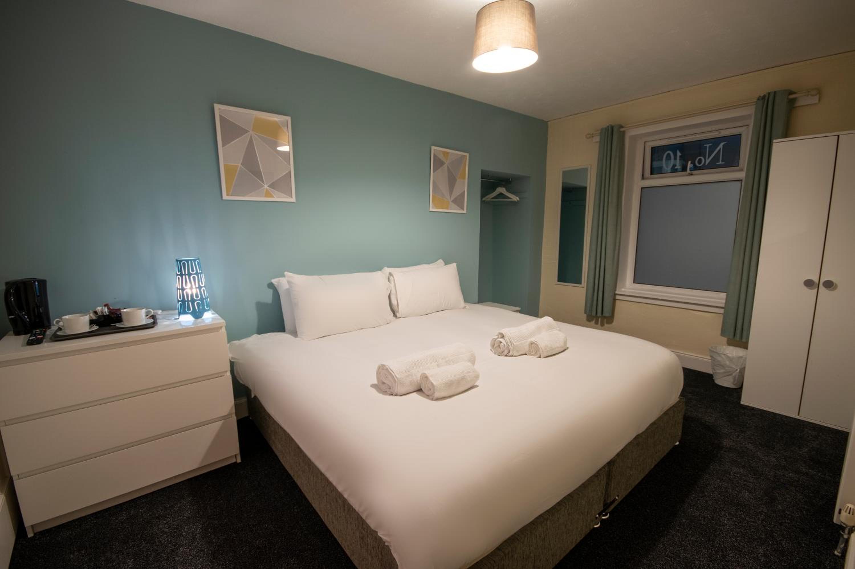 Irvine Riverside Guesthouse