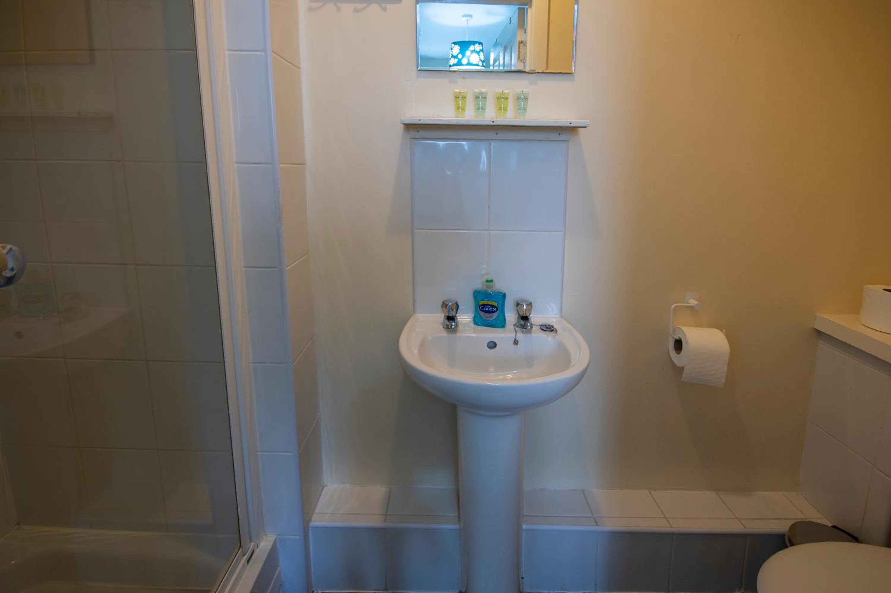Irvine Riverside Guesthouse