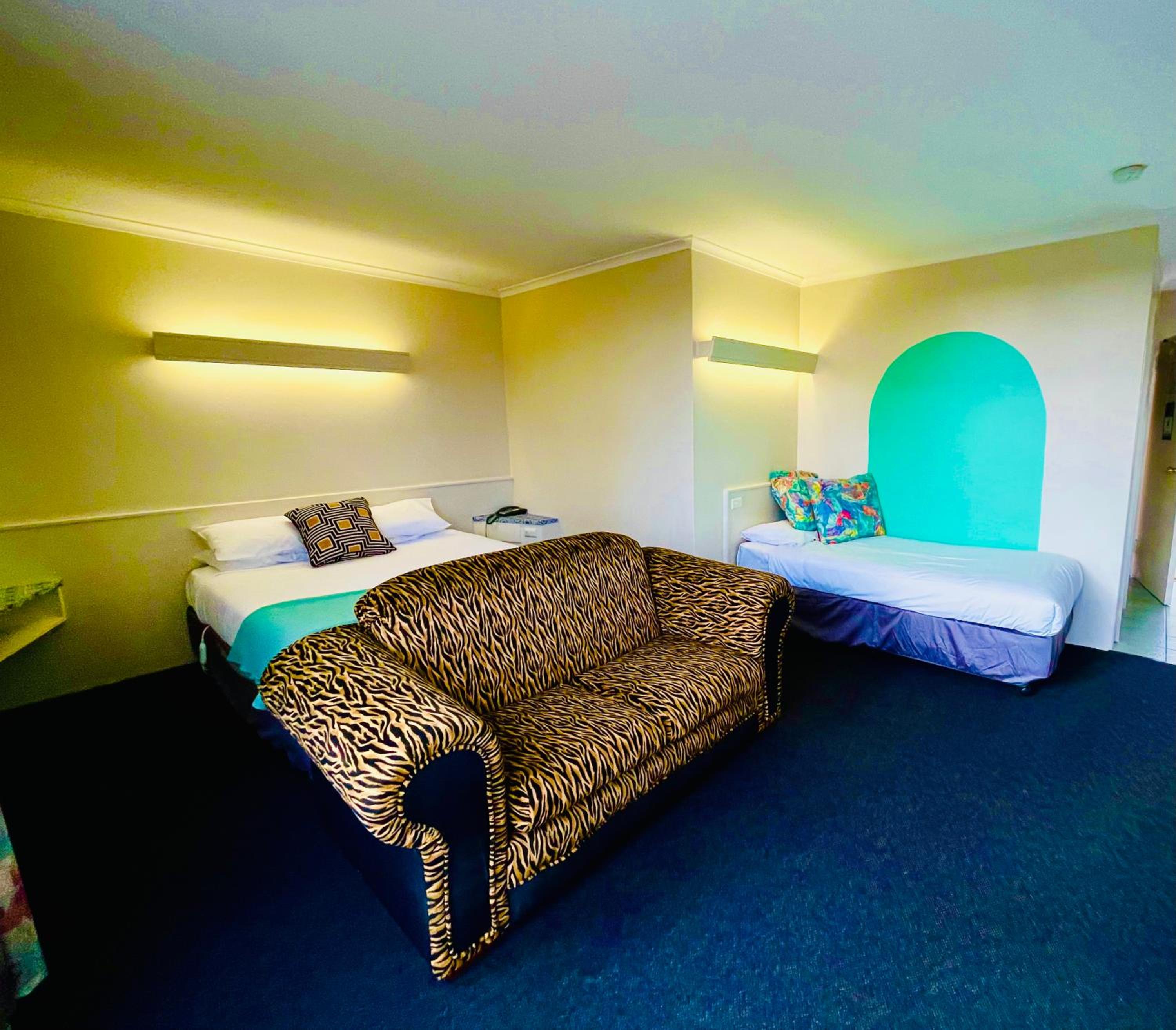 Parklane Motel