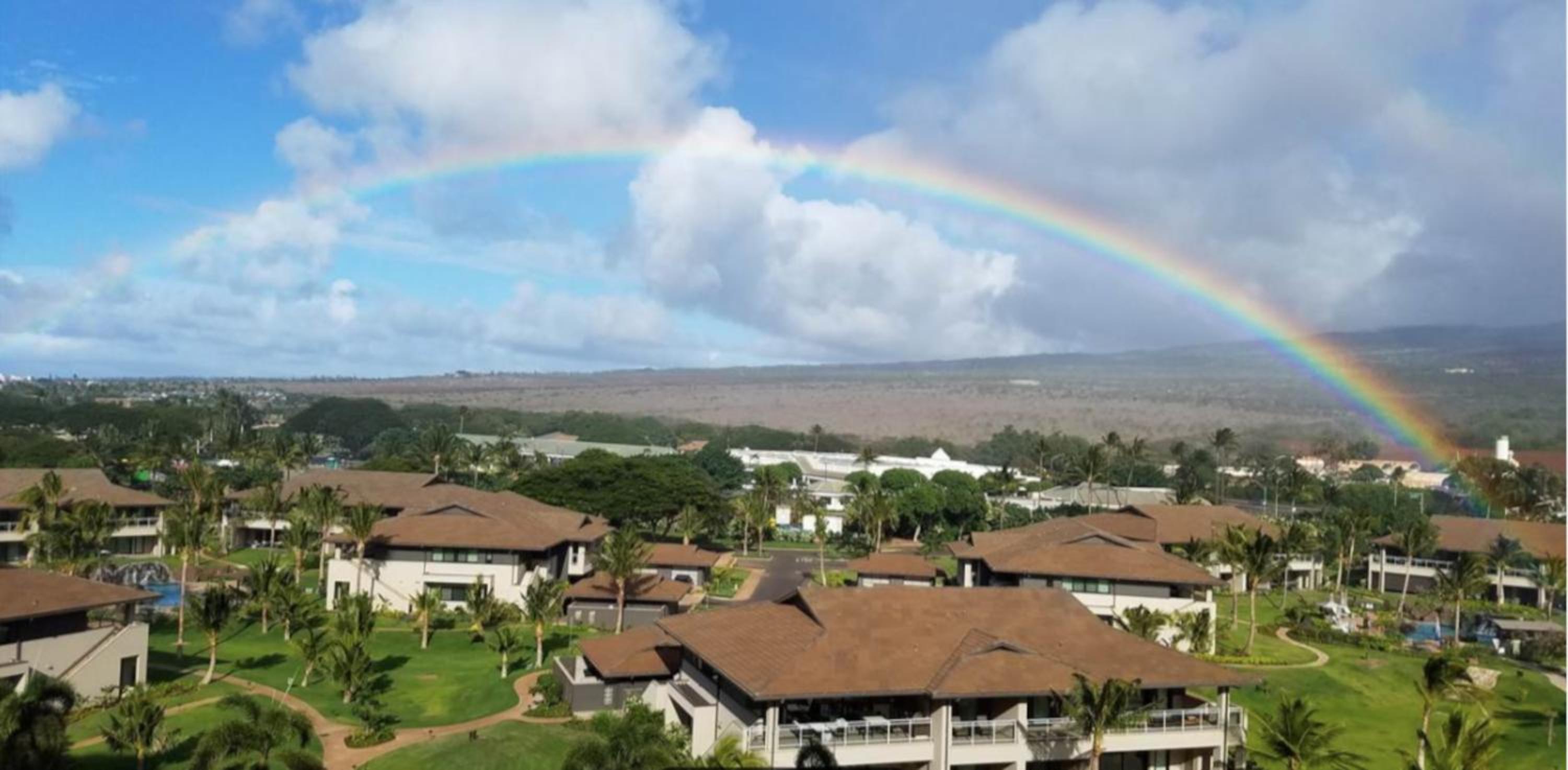 Hotel LUXURY mountain view resort condo with large private balcony - Image 1