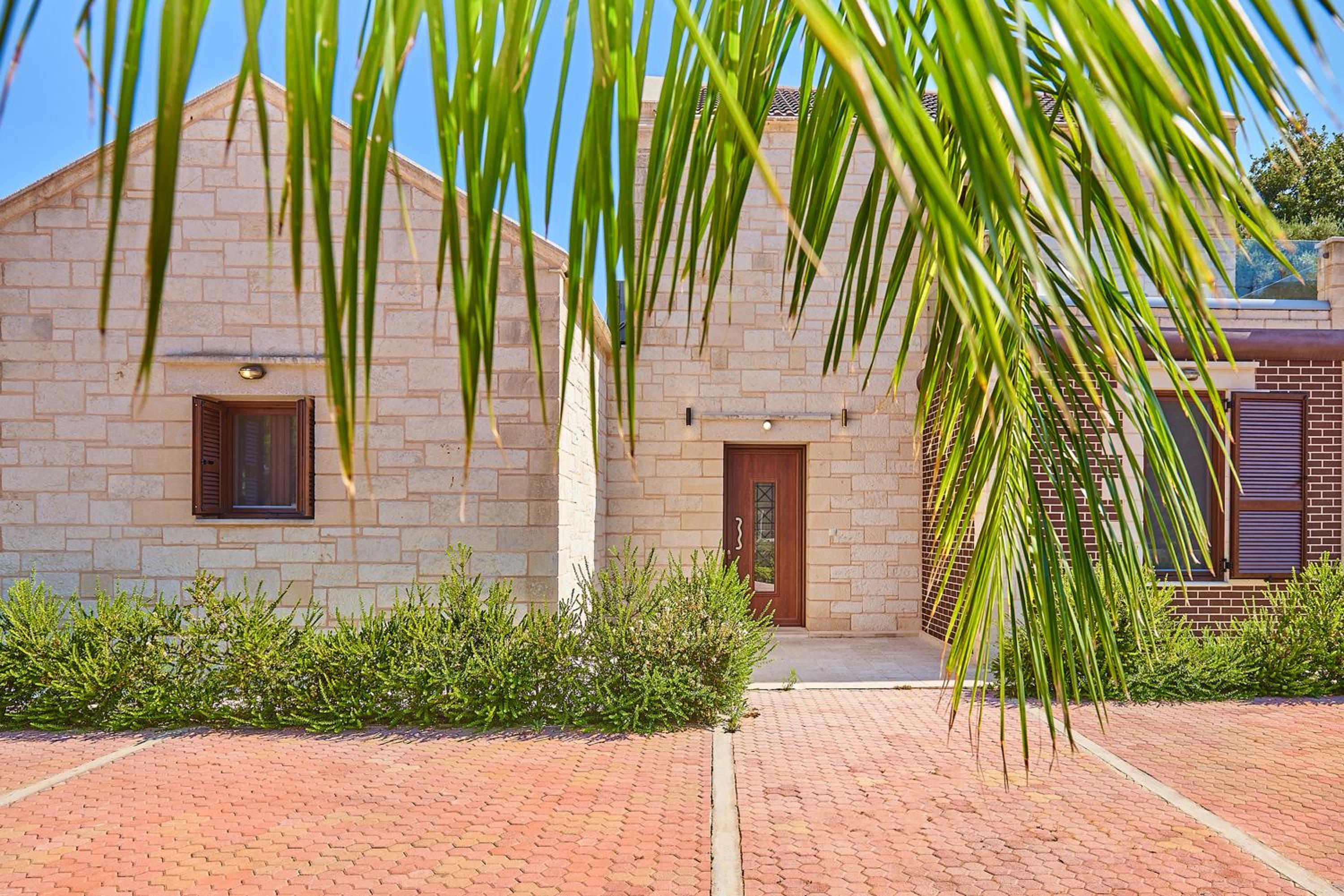 Aktis luxury villa view 3