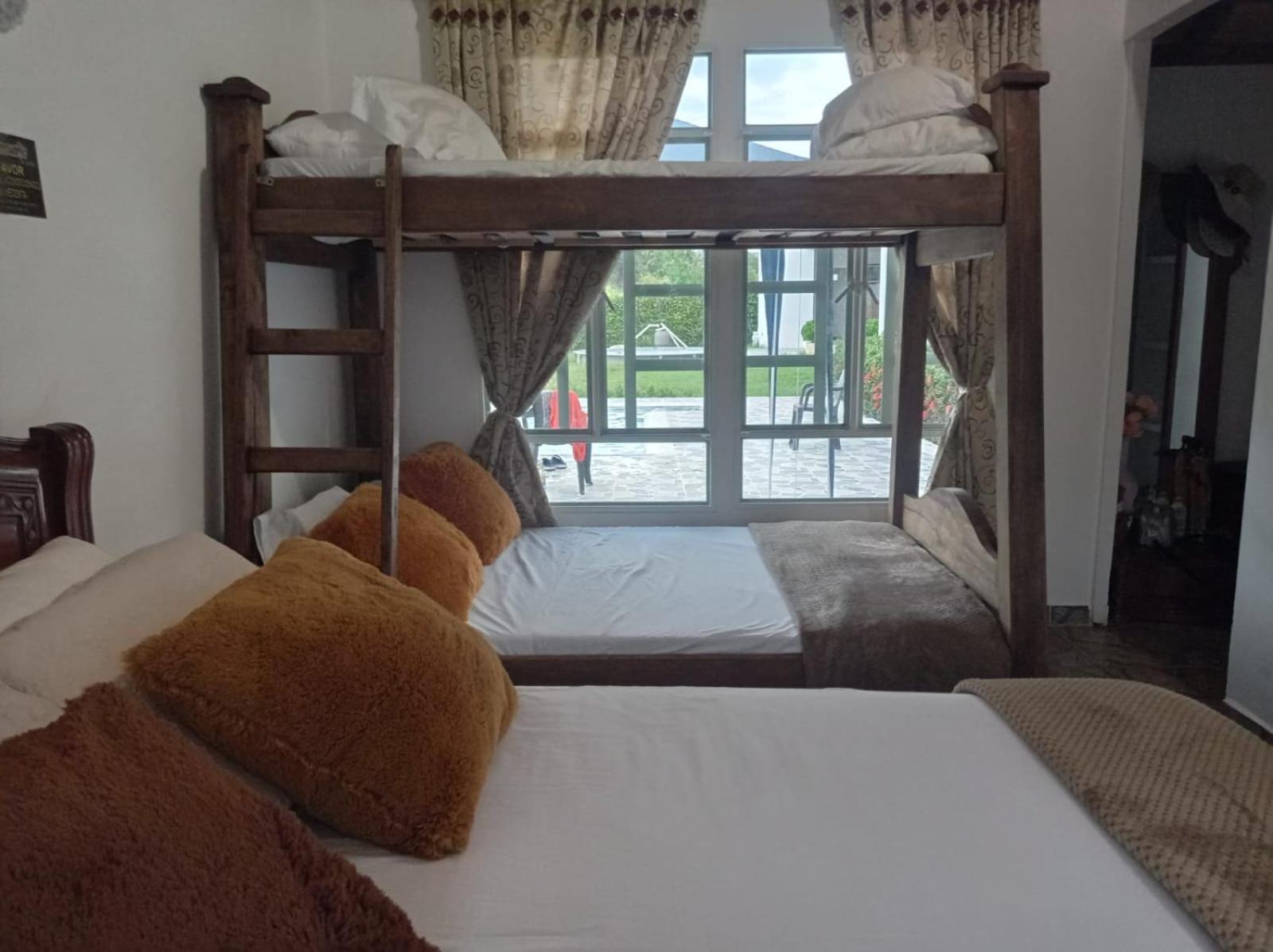 Hermosa Casa de campo grande con aire acon,wifi,piscina,billar !villa ensueño !