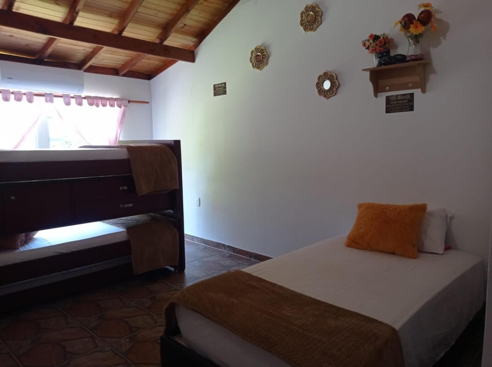 Hermosa Casa de campo grande con aire acon,wifi,piscina,billar !villa ensueño !