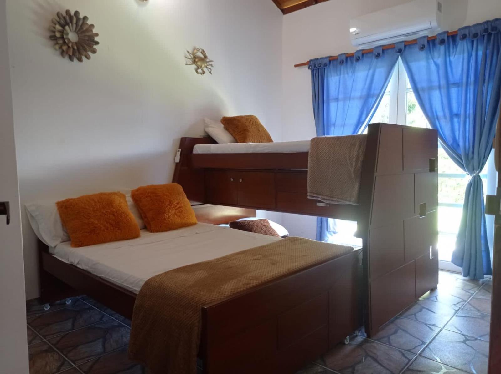 Hermosa Casa de campo grande con aire acon,wifi,piscina,billar !villa ensueño !