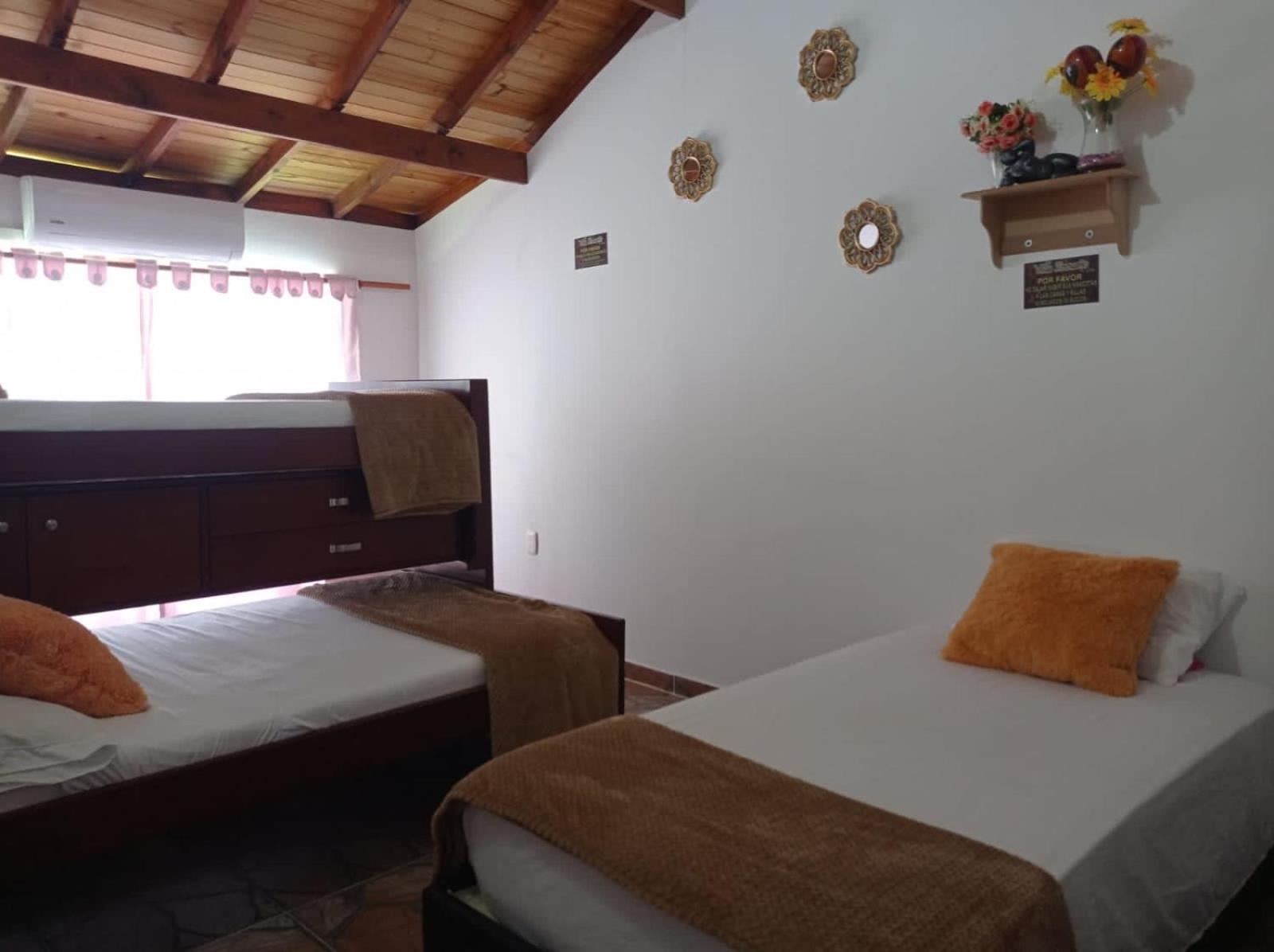 Hermosa Casa de campo grande con aire acon,wifi,piscina,billar !villa ensueño !