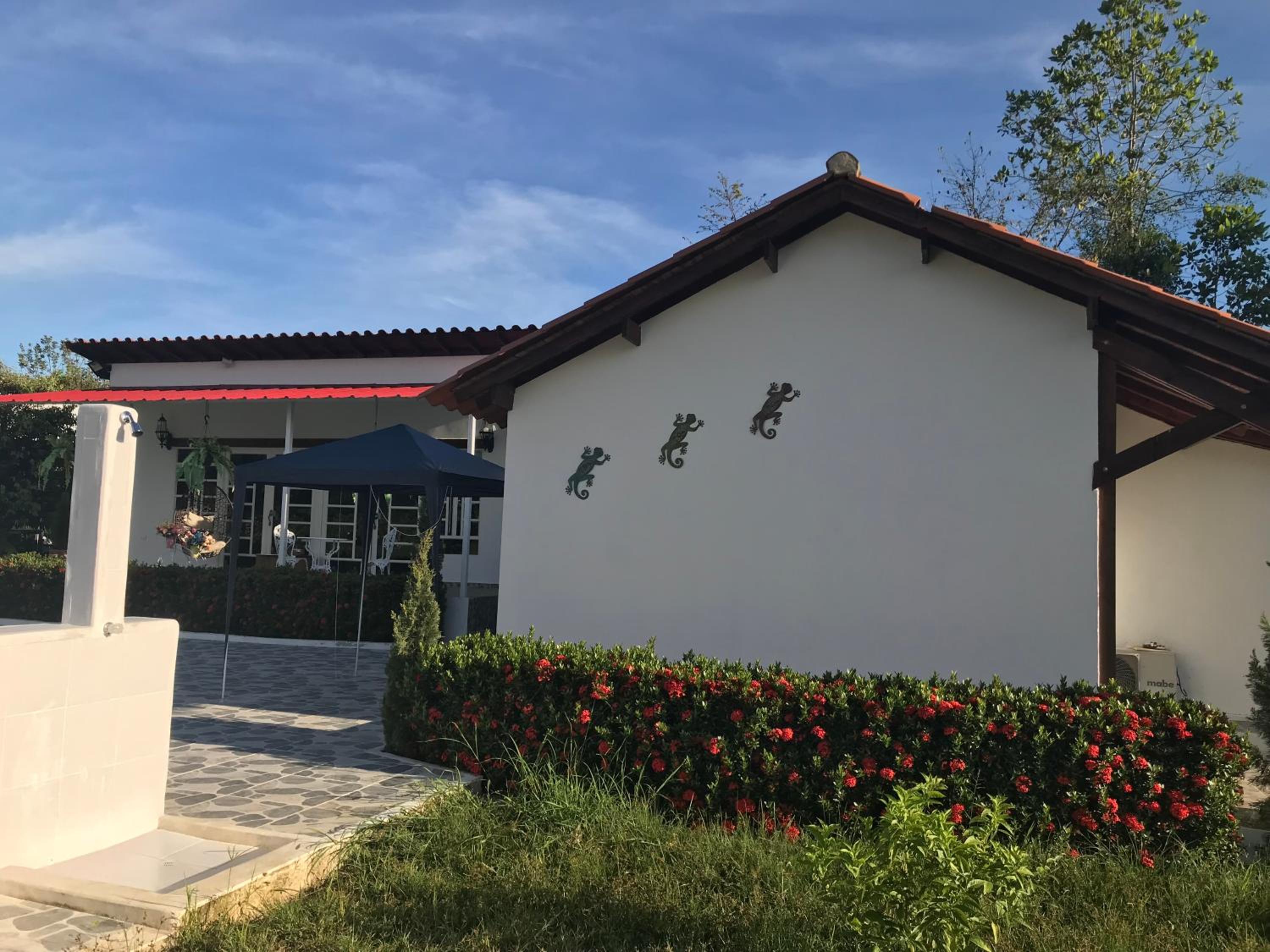 Hermosa Casa de campo grande con aire acon,wifi,piscina,billar !villa ensueño !
