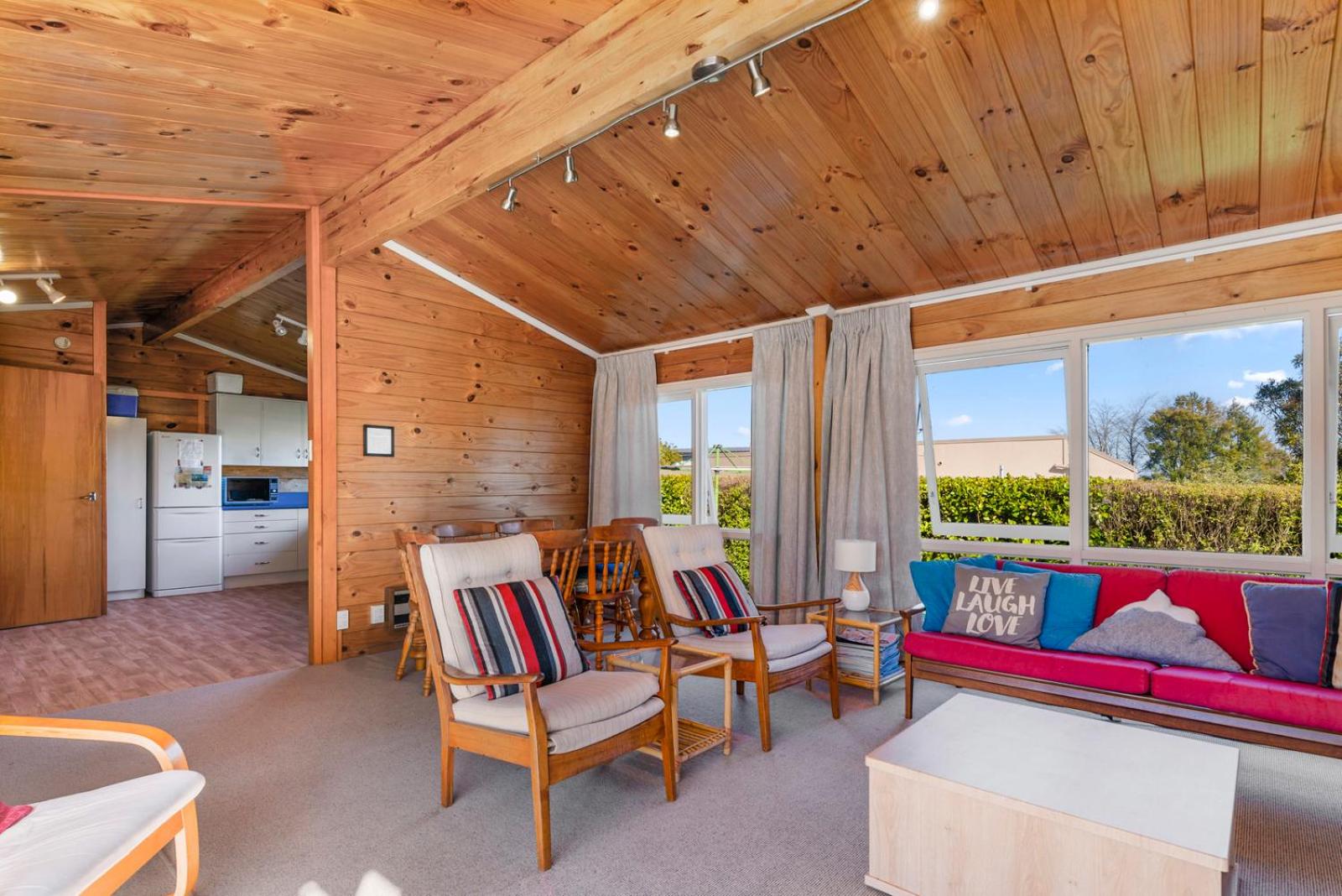 The Lake Escape - Taupo Holiday Home
