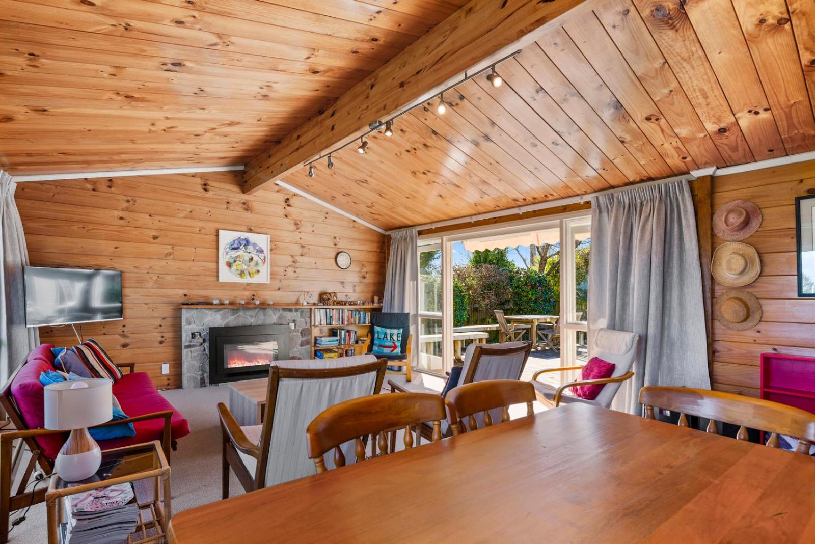The Lake Escape - Taupo Holiday Home