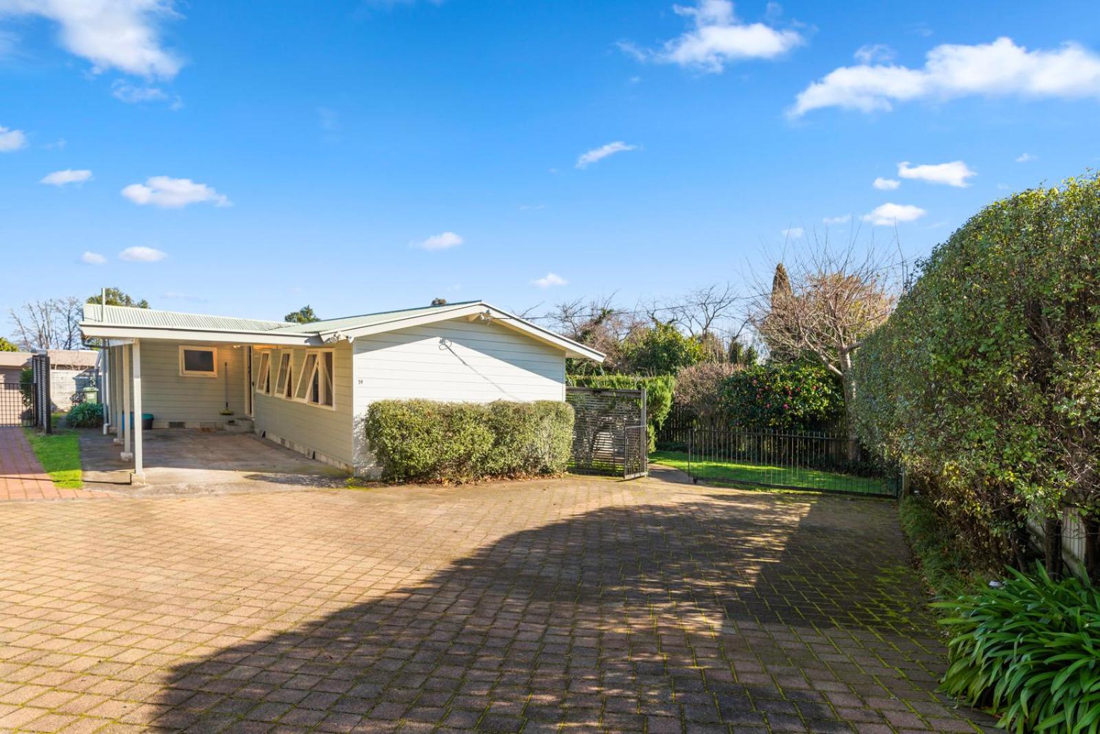 The Lake Escape - Taupo Holiday Home
