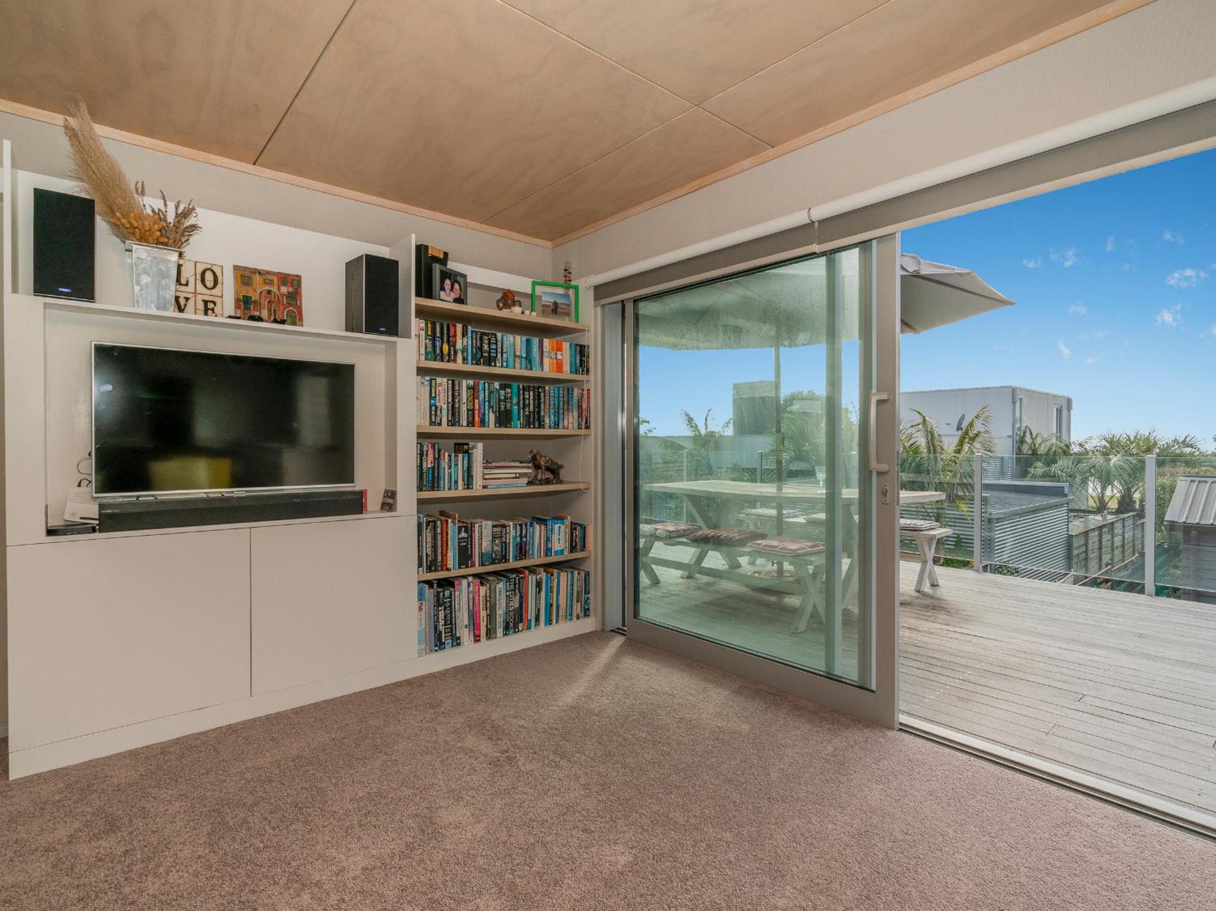 Bonanza Beauty - Pauanui Holiday Home view 3