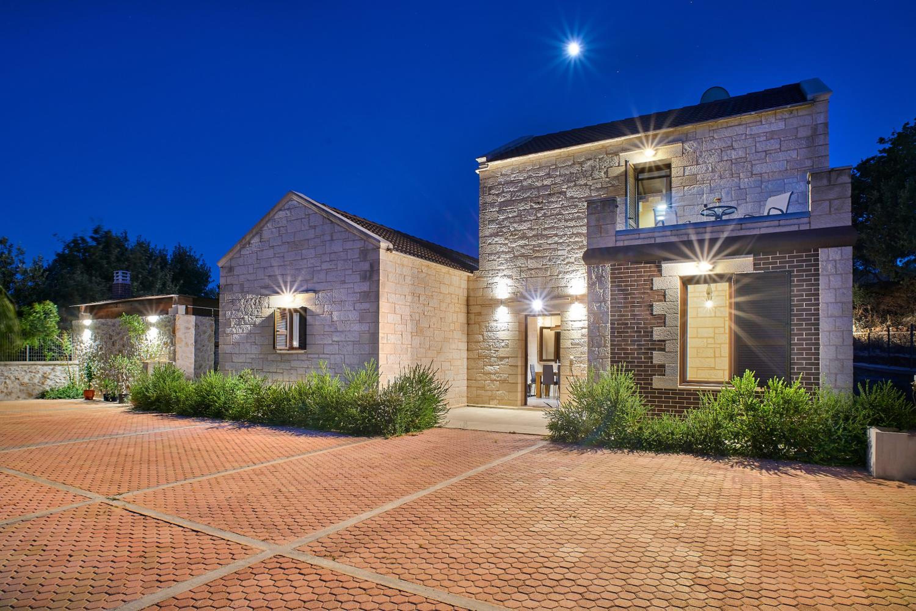 Hotel Aktis luxury villa - Image 1