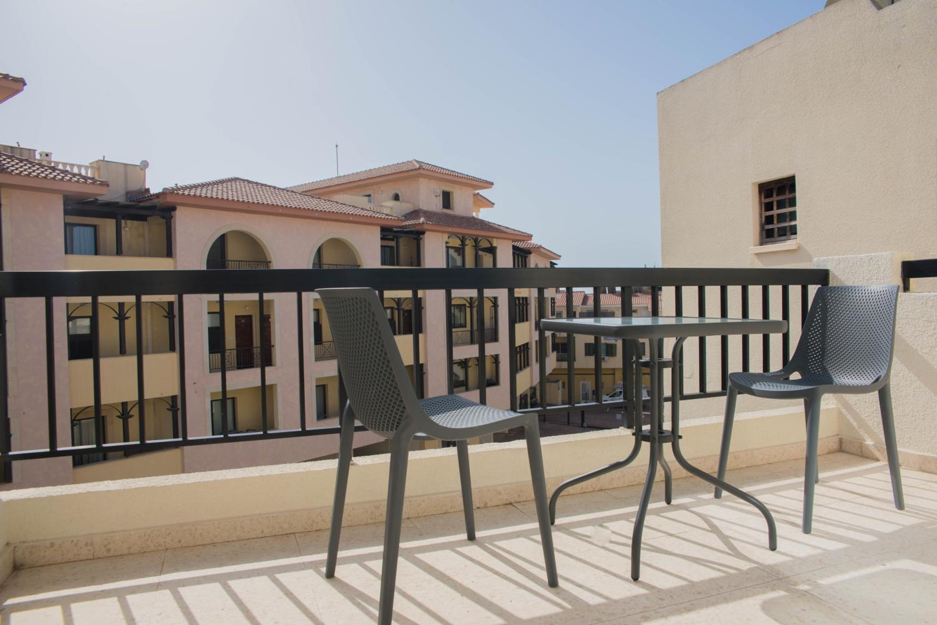 One bedroom apartment in Paphos in good location view 2