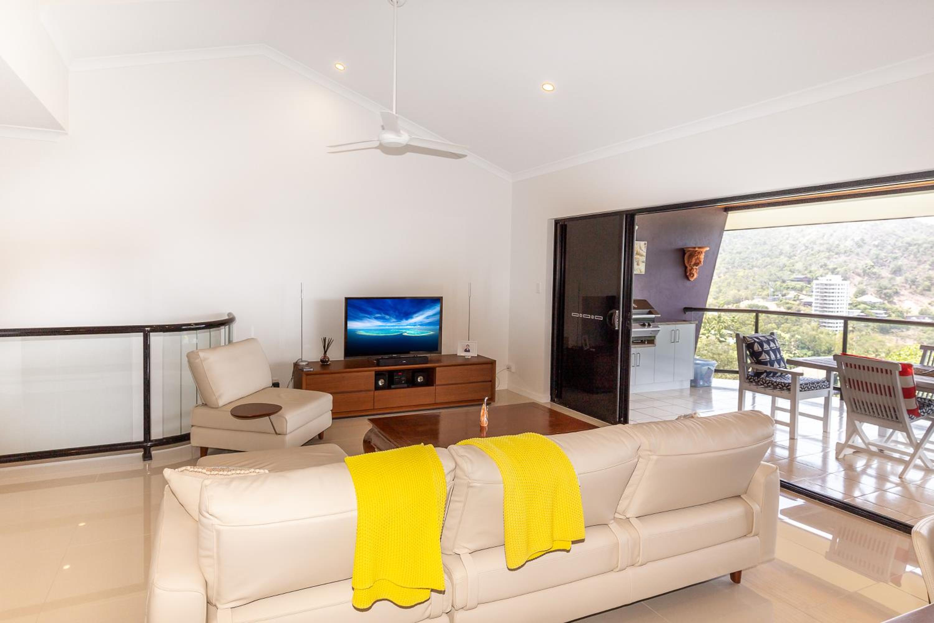 Anchorage Apartments on Hamilton Island by HIHA
