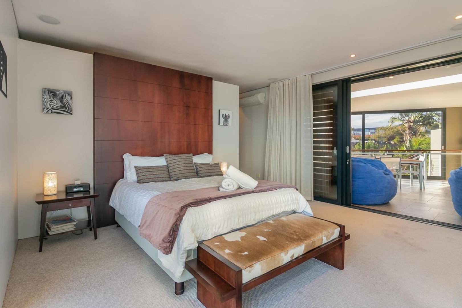 Dazzling View, Knysna - Stunning holiday villa with roof deck & 360° views view 3