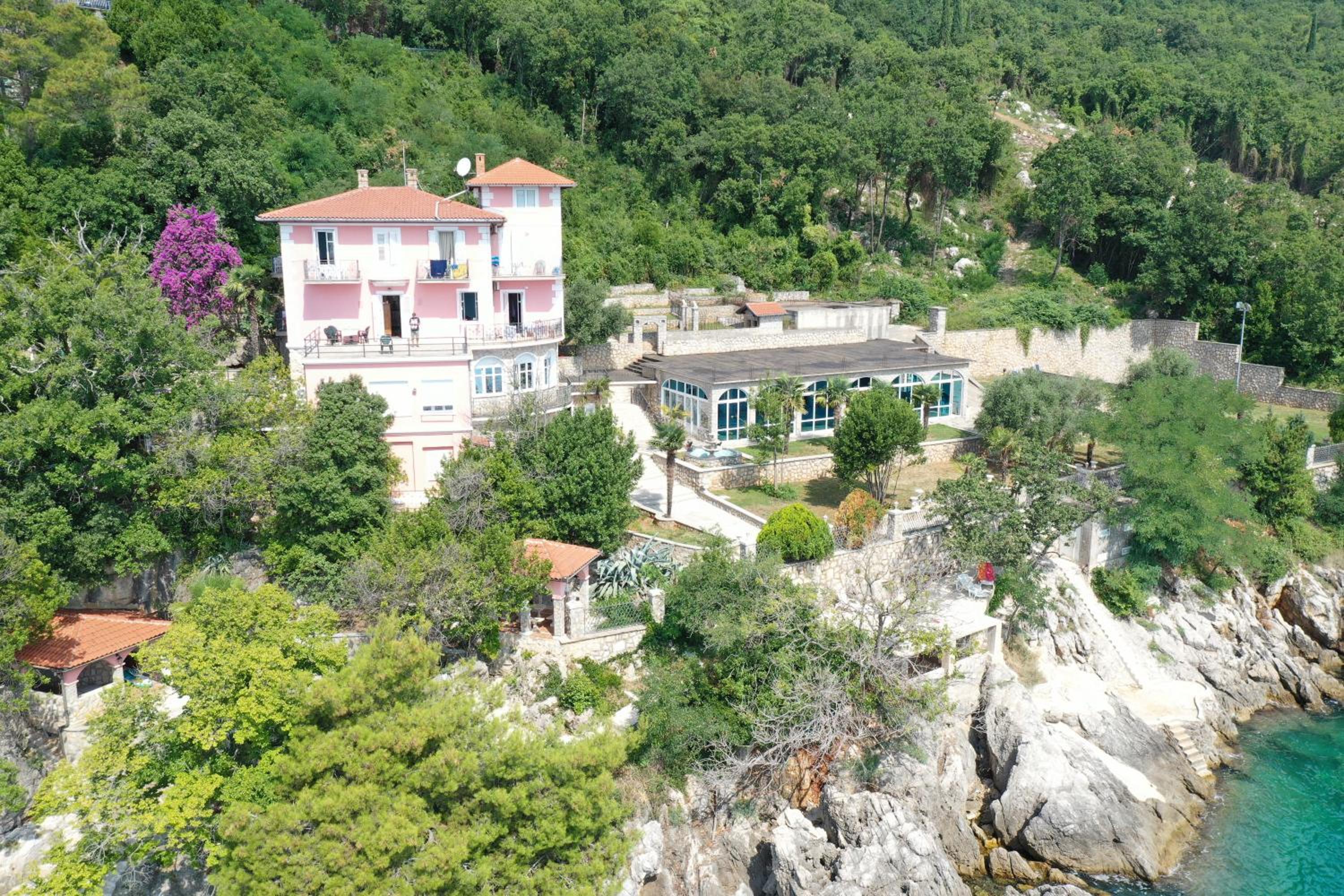 Hotel VILLA BISER - Image 1