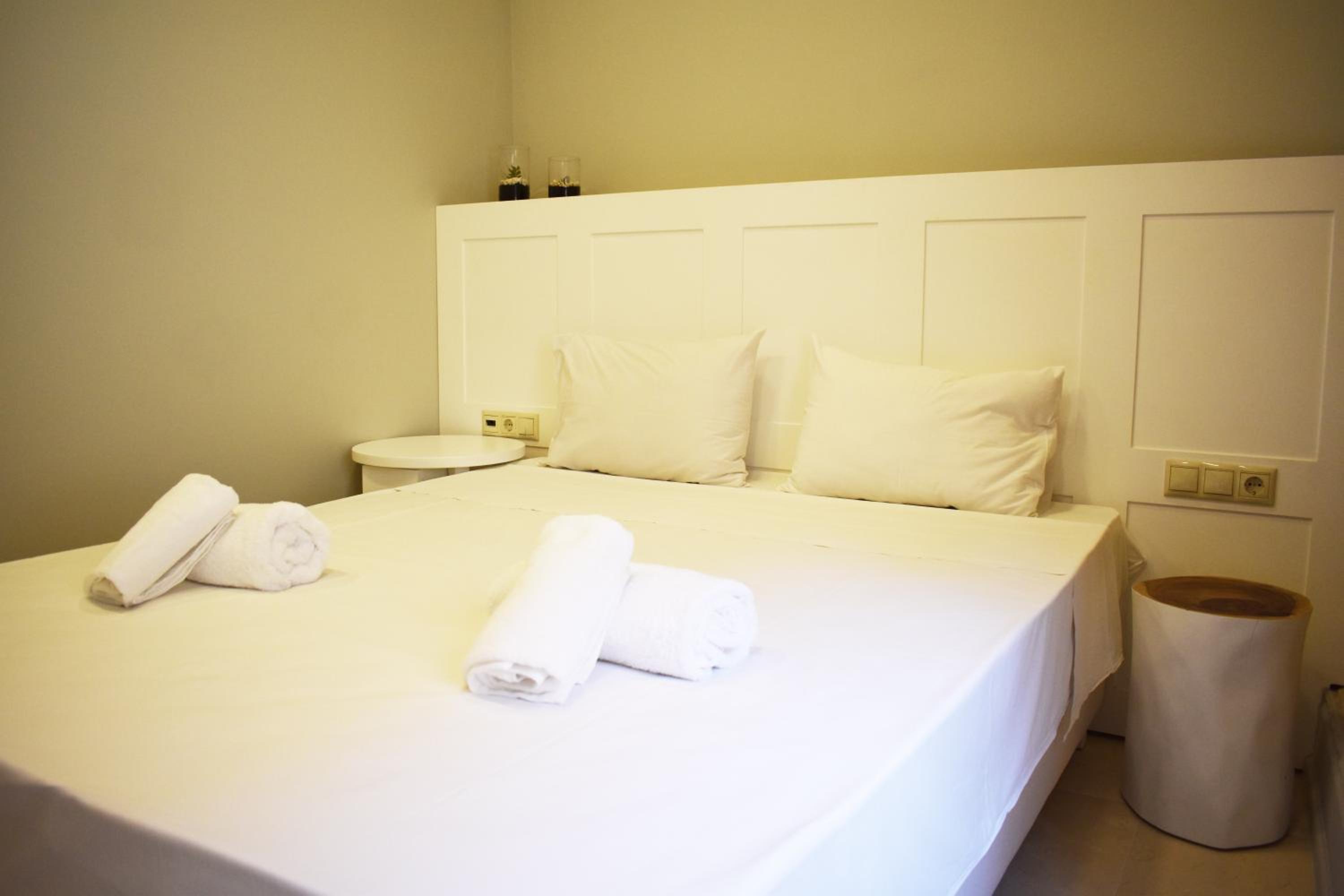 Candia Suites & Rooms
