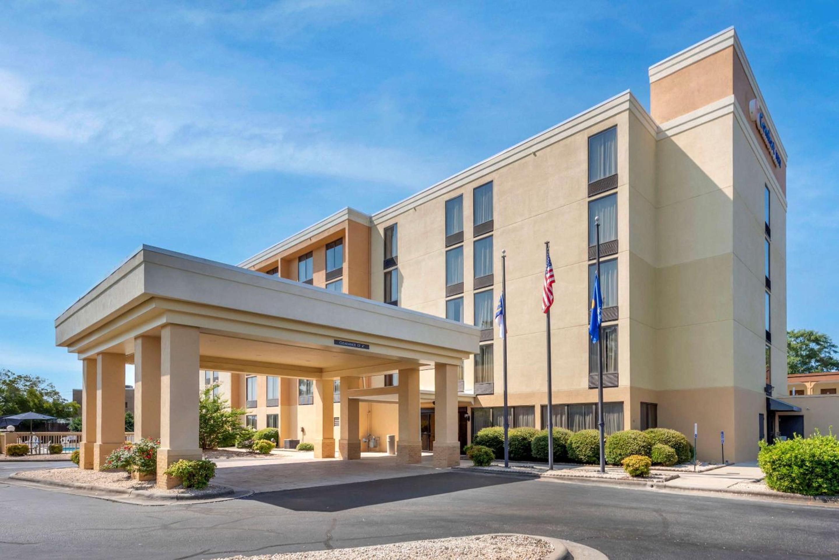 Elizabeth City Vacations - Comfort Inn Elizabeth City near University - Property Image 1