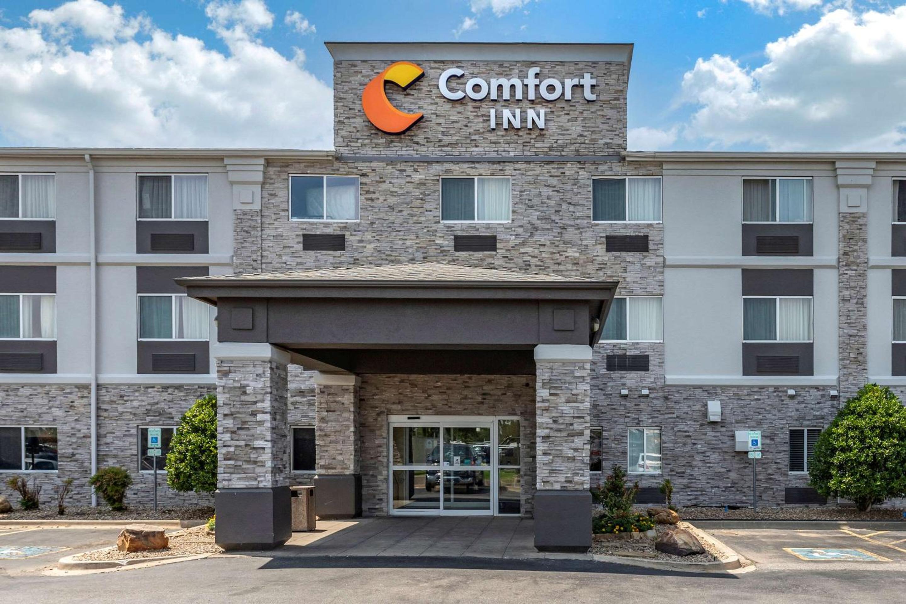 Hotel Comfort Inn Oklahoma City South - I-240 - Image 1