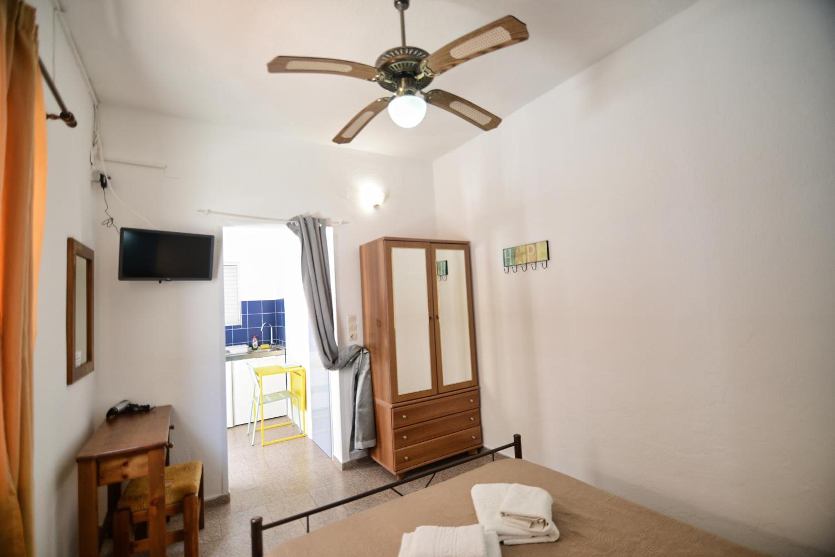 Apostolakis Rooms