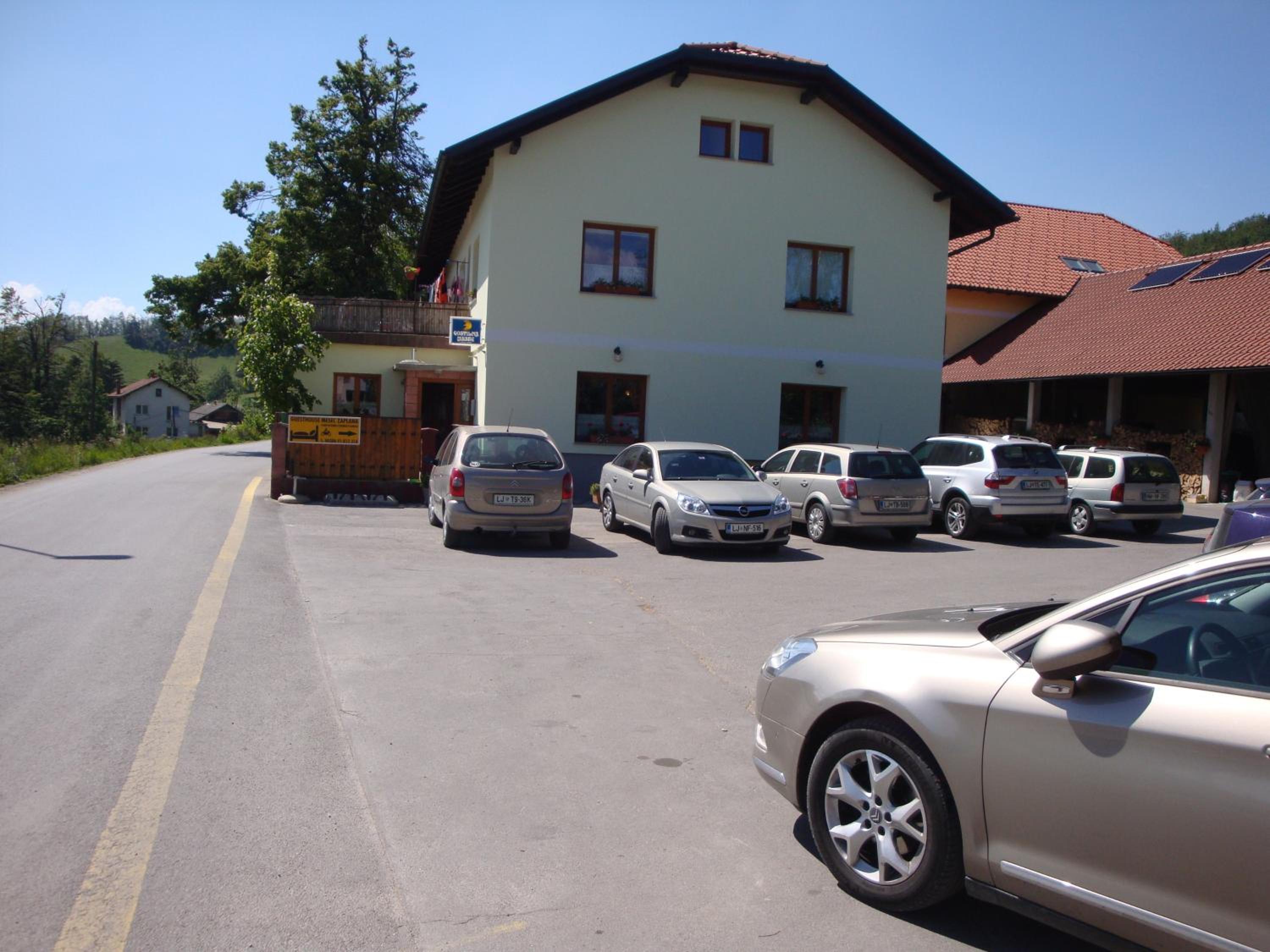 Photo 10