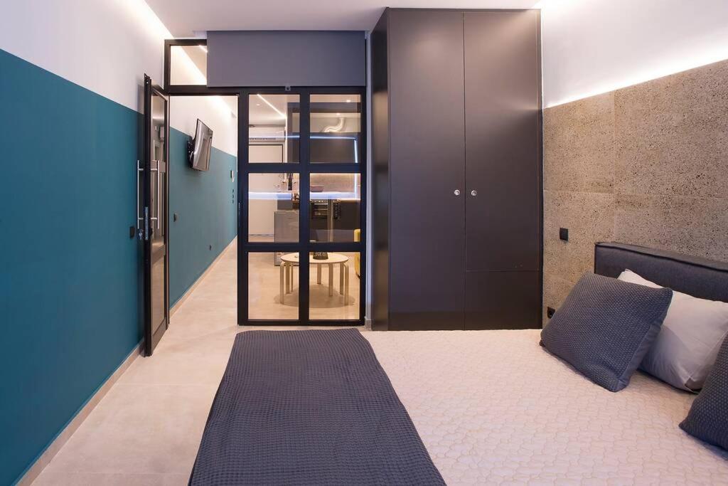 City Center Modern Renovated Apartment photo 3