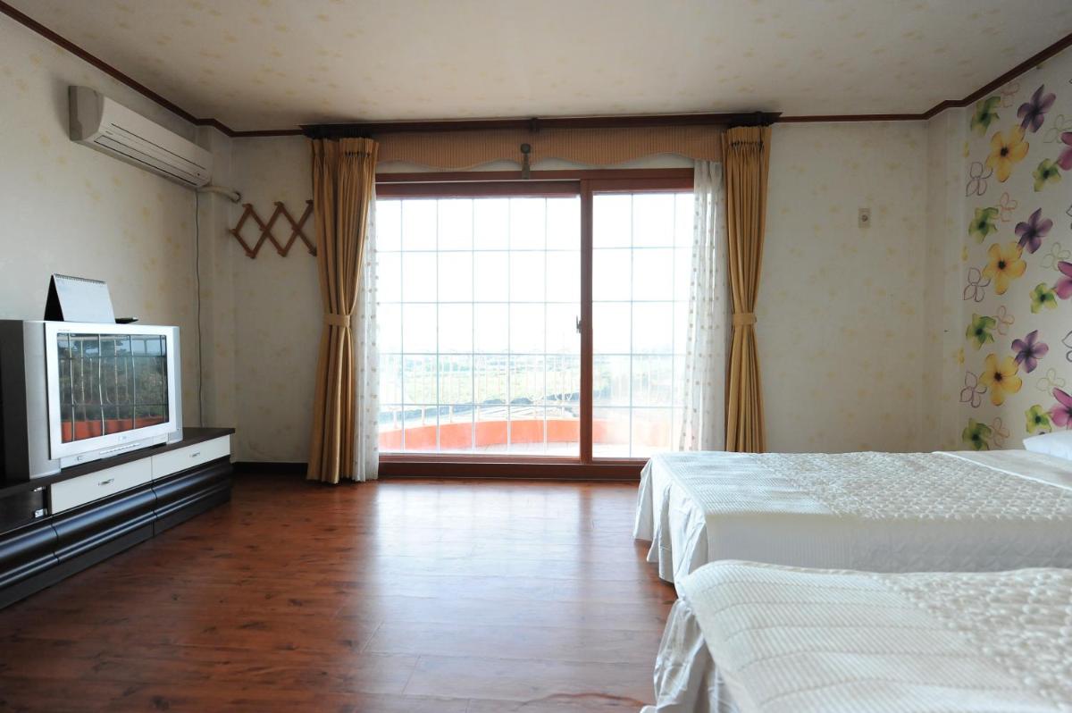 Jeju Feel House