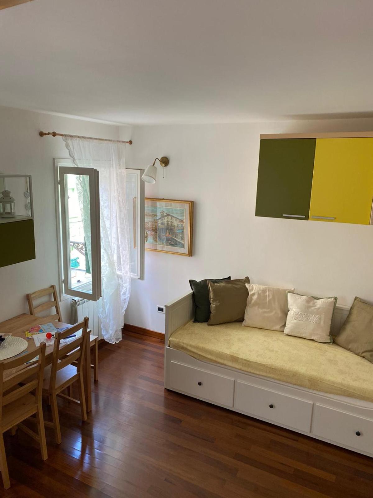 CIOSOT HOUSE view 4