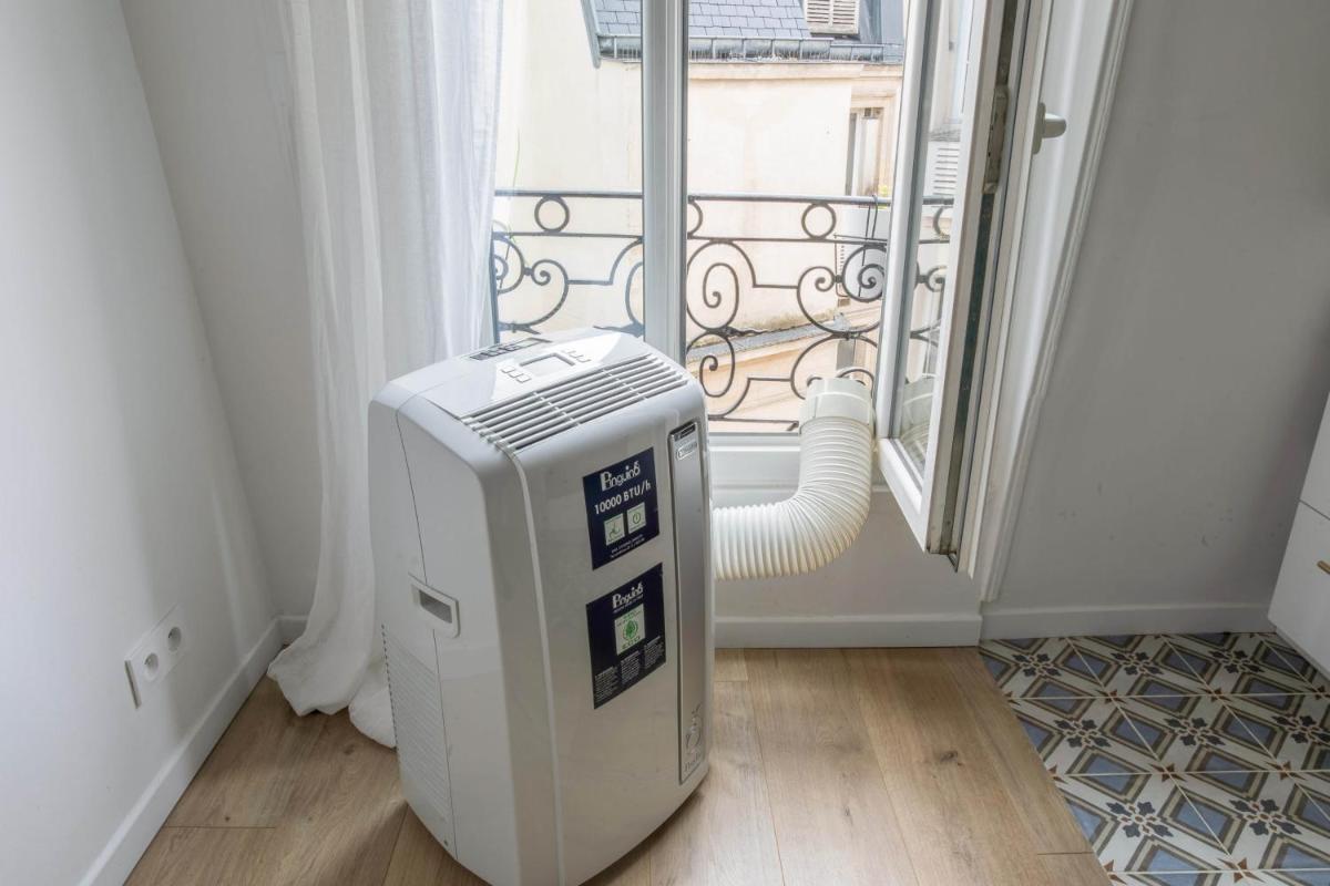 Bright and charming flat in the heart of Paris - Welkeys