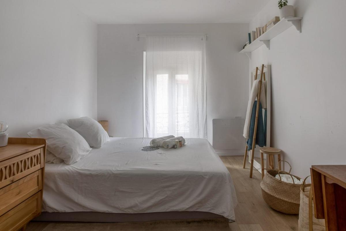 Bright and charming flat in the heart of Paris - Welkeys