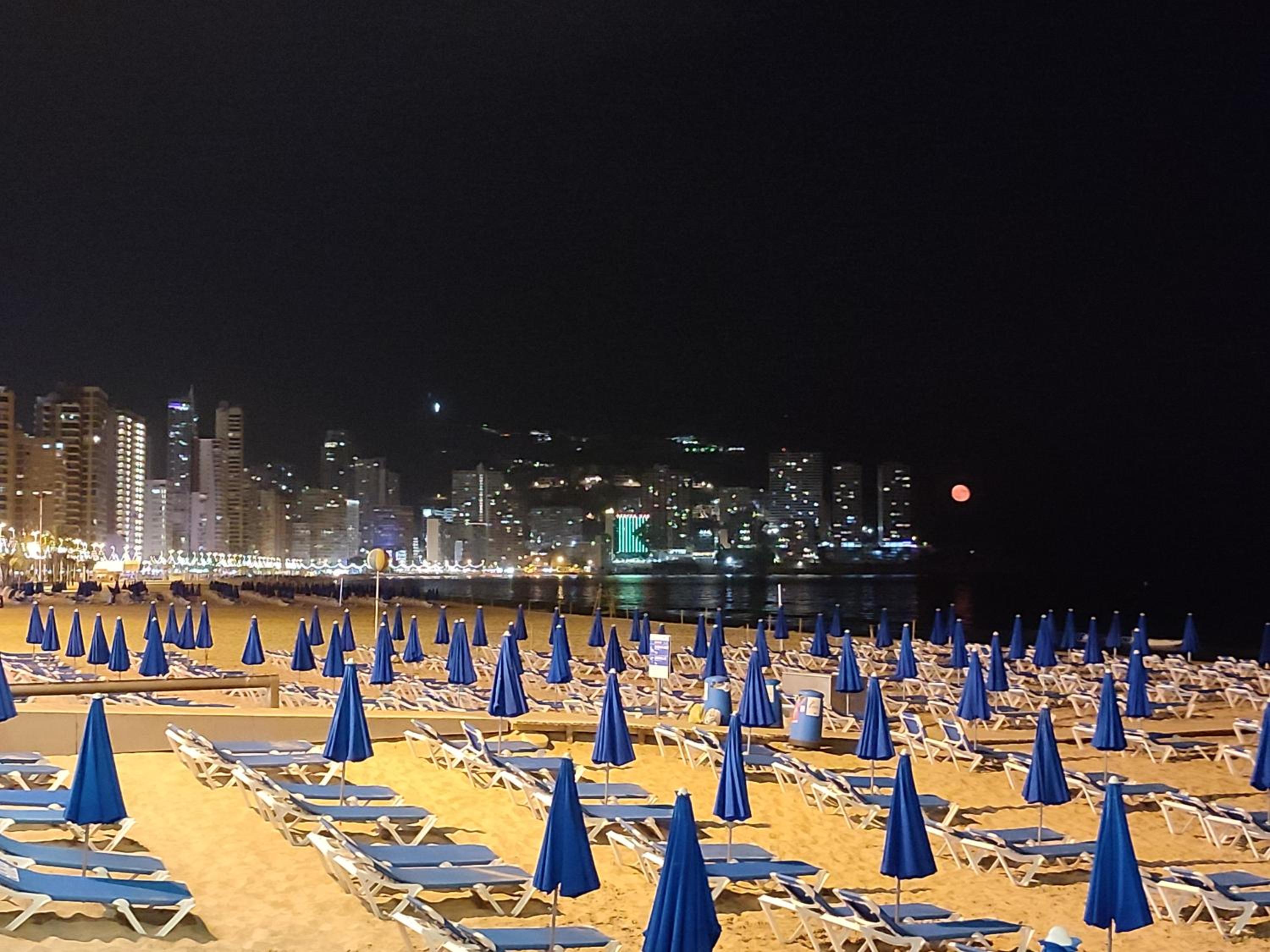 Junto Playa Levante con terraza Chill-Out-2 WCs-A ESTRENAR Gemelos 23 view 4
